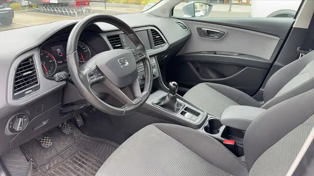 Seat Leon view 8