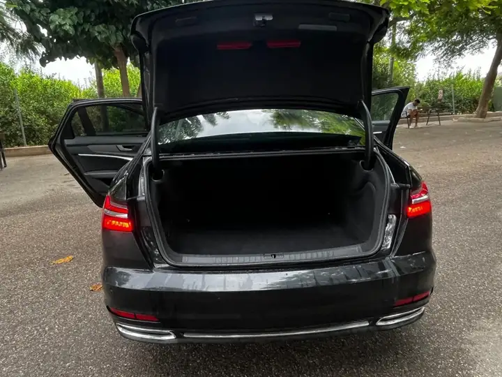 Audi A6 2021, foto 15