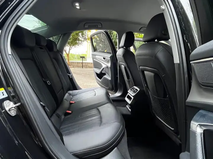 Audi A6 2021, foto 19