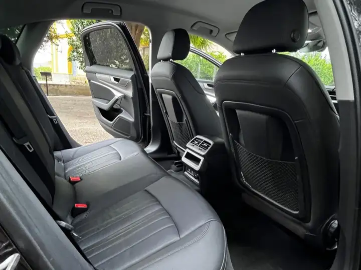 Audi A6 2021, foto 14