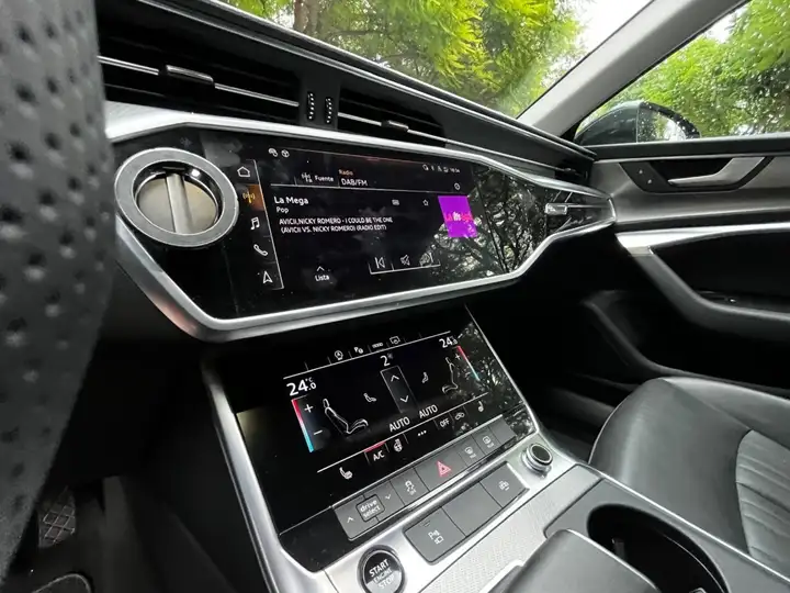 Audi A6 2021, foto 21