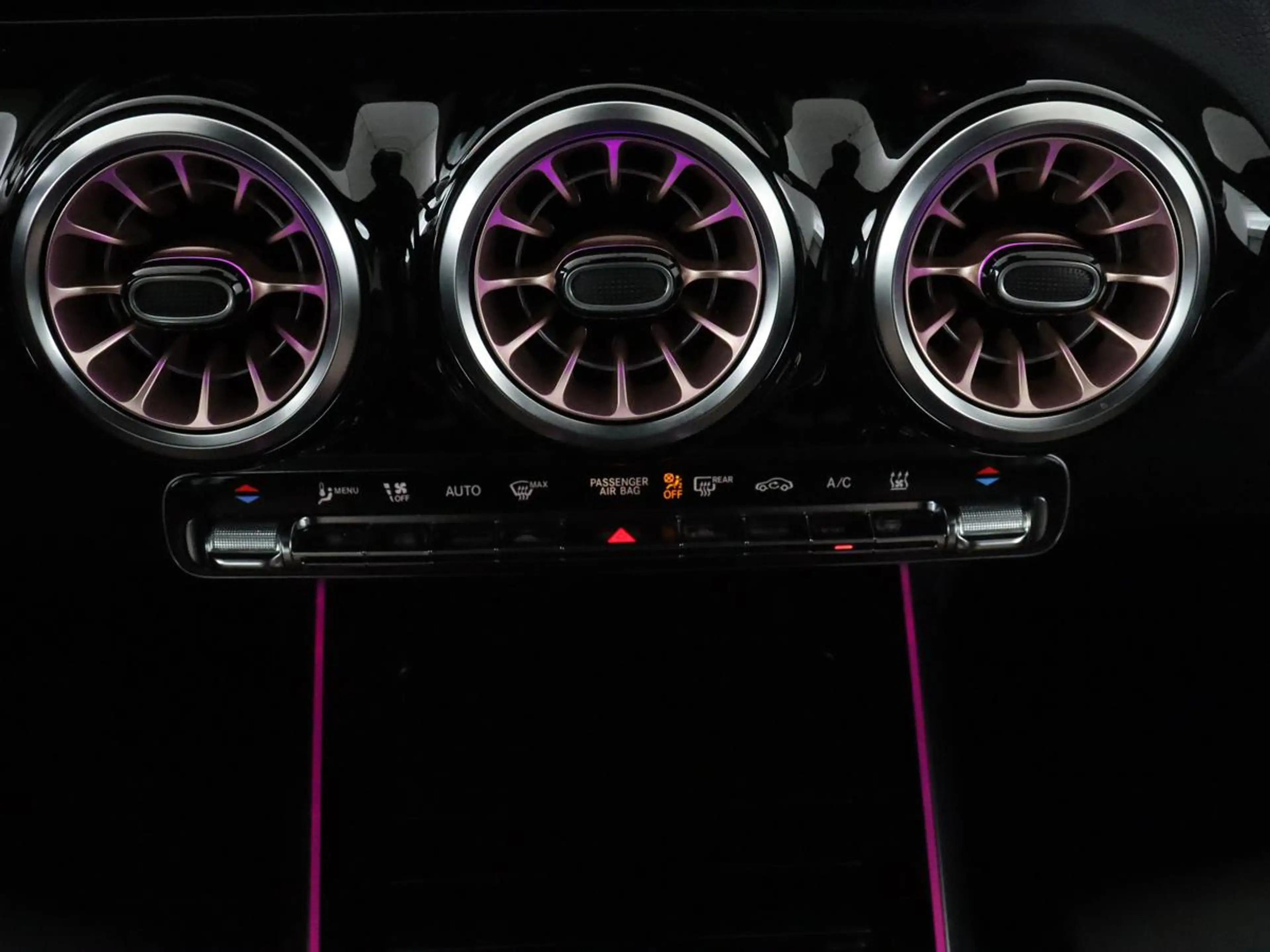 Mercedes-Benz EQA 250 Business Solution Luxury 67 kWh | SOH 96,1% | Keyl — photo 35