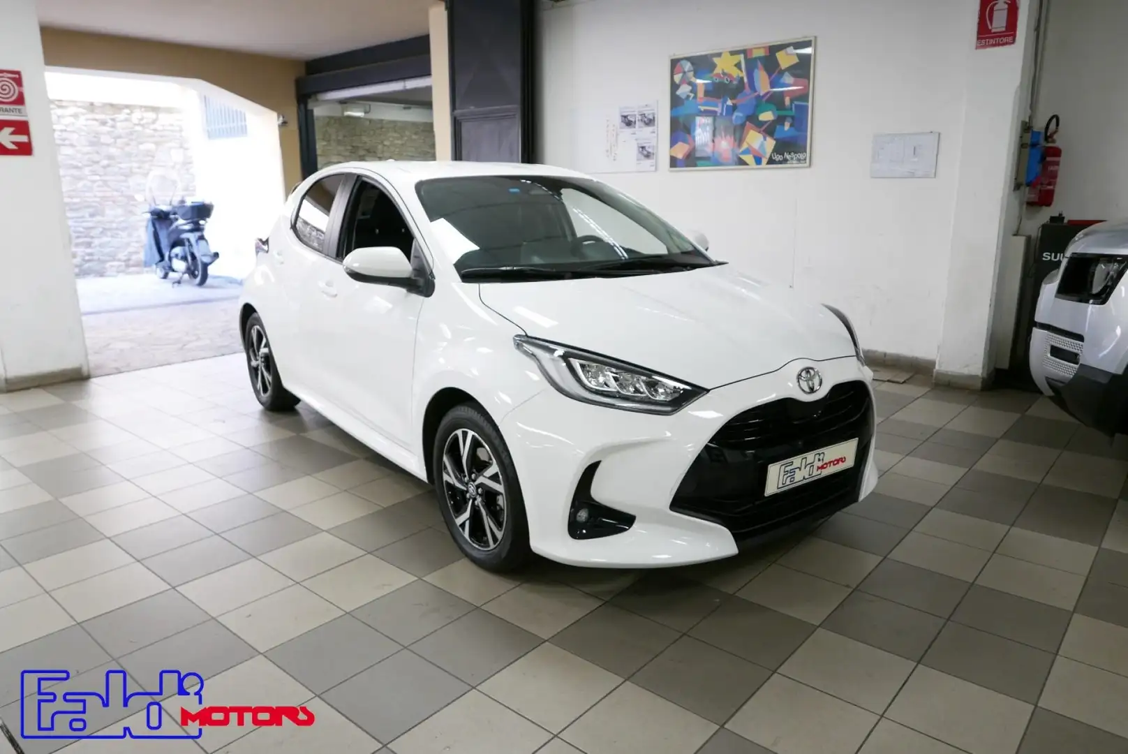 Toyota Yaris 1.5 Hybrid 5 porte Trend Wit - 1