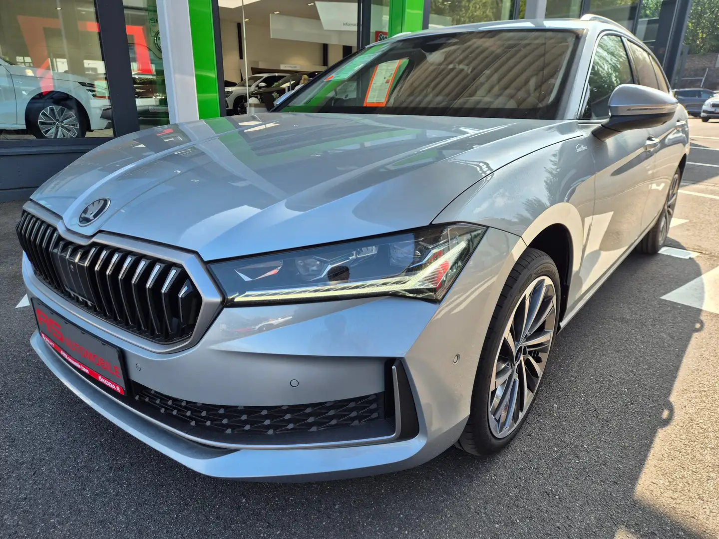 Skoda Superb 1.5 TSI mHEV 110kW L&K Silber - 2