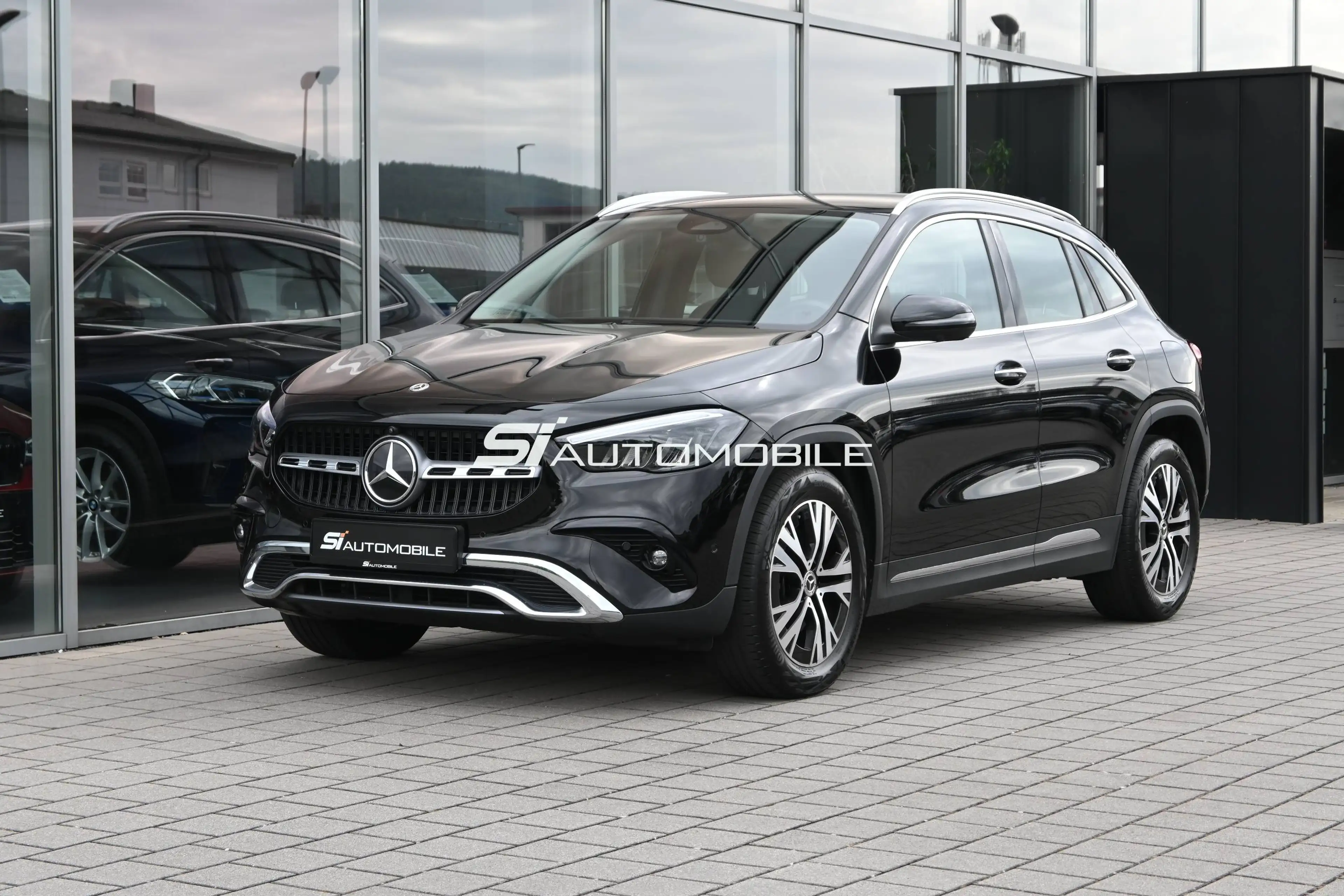 Mercedes-Benz GLA 220 d 4Mat. Edition Progressive Line *ACC*AHK*MEMORY*360°KAM*