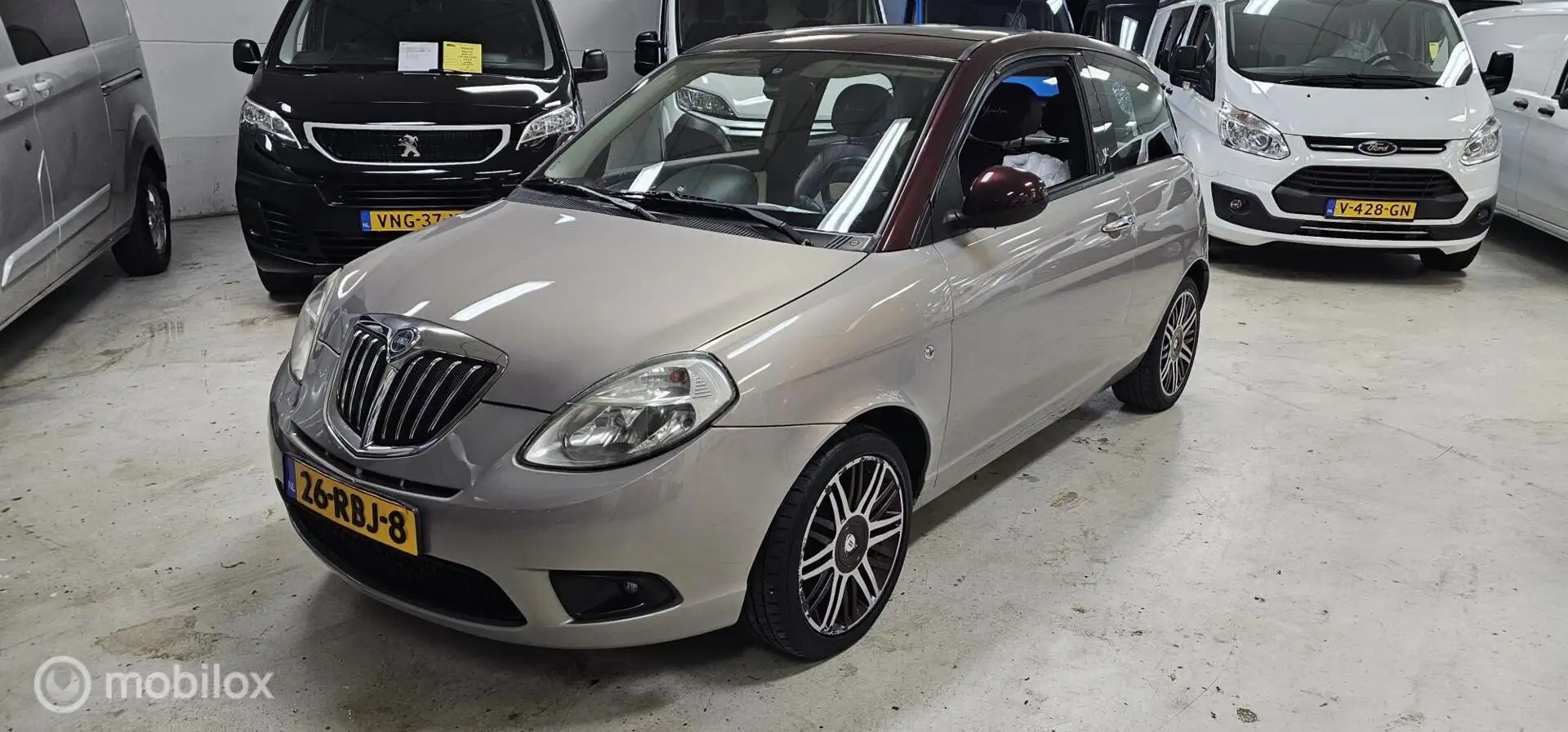 Lancia Ypsilon 1.4-16V Airco Cruise Dakraam 2009 85.000 NAP Gris - 2