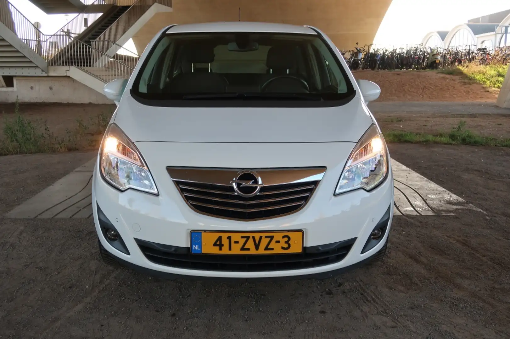 Opel Meriva 1.4 Turbo Cosmo Automaat met grote beurt en nieuwe Wit - 2