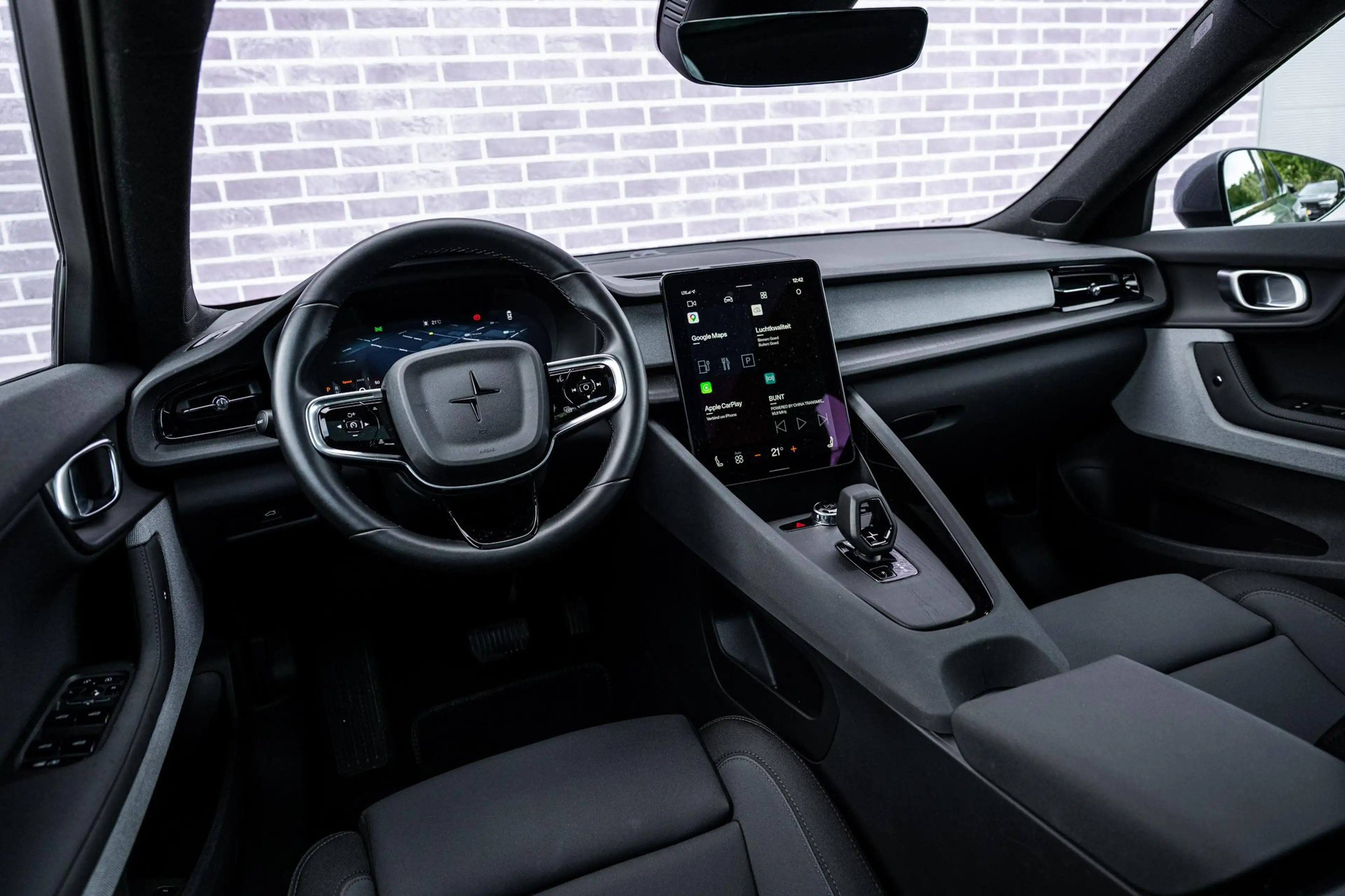 Polestar 2 Long Range Single Motor Plus 82 kWh — photo 11