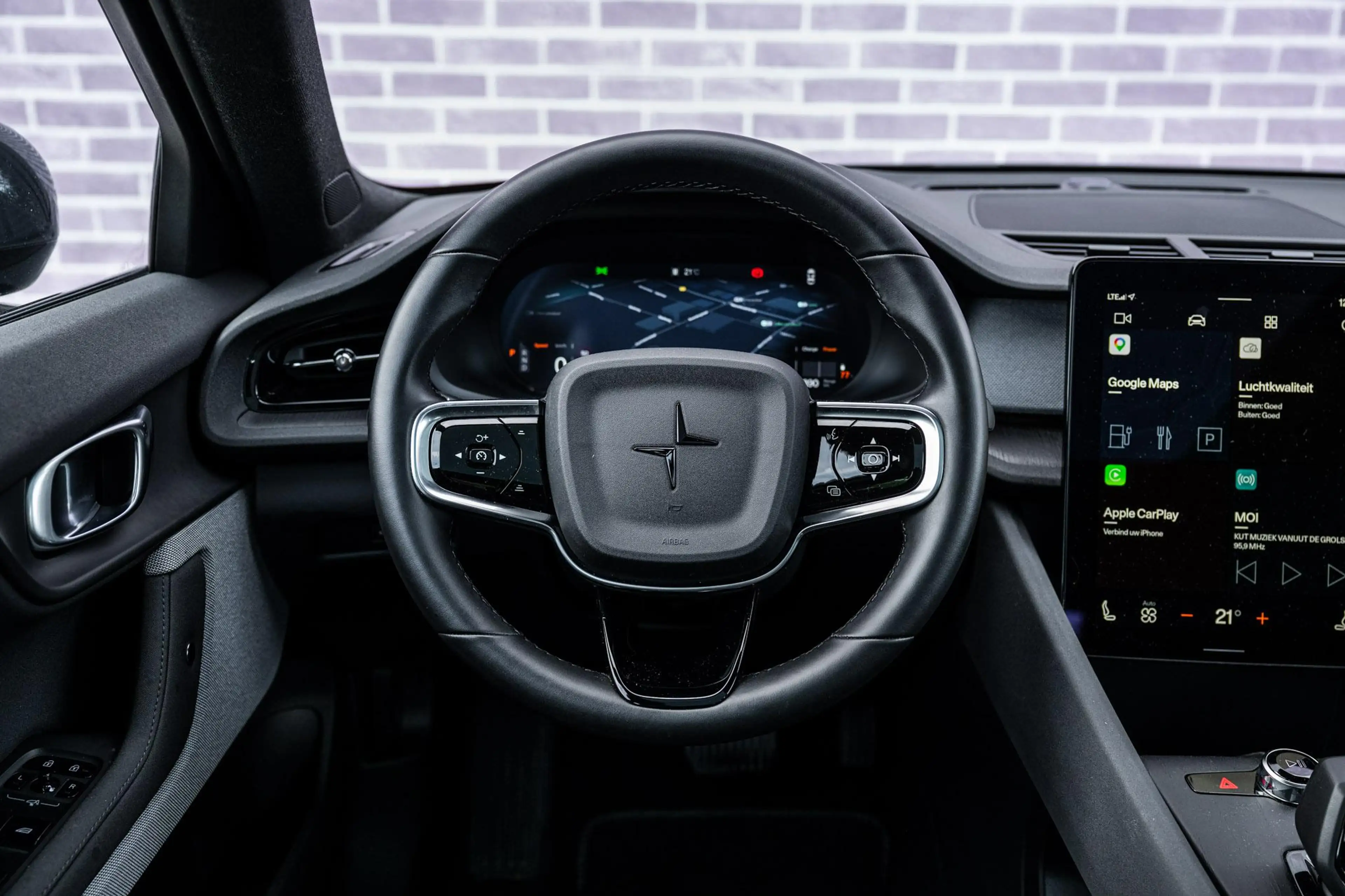 Polestar 2 Long Range Single Motor Plus 82 kWh — photo 3