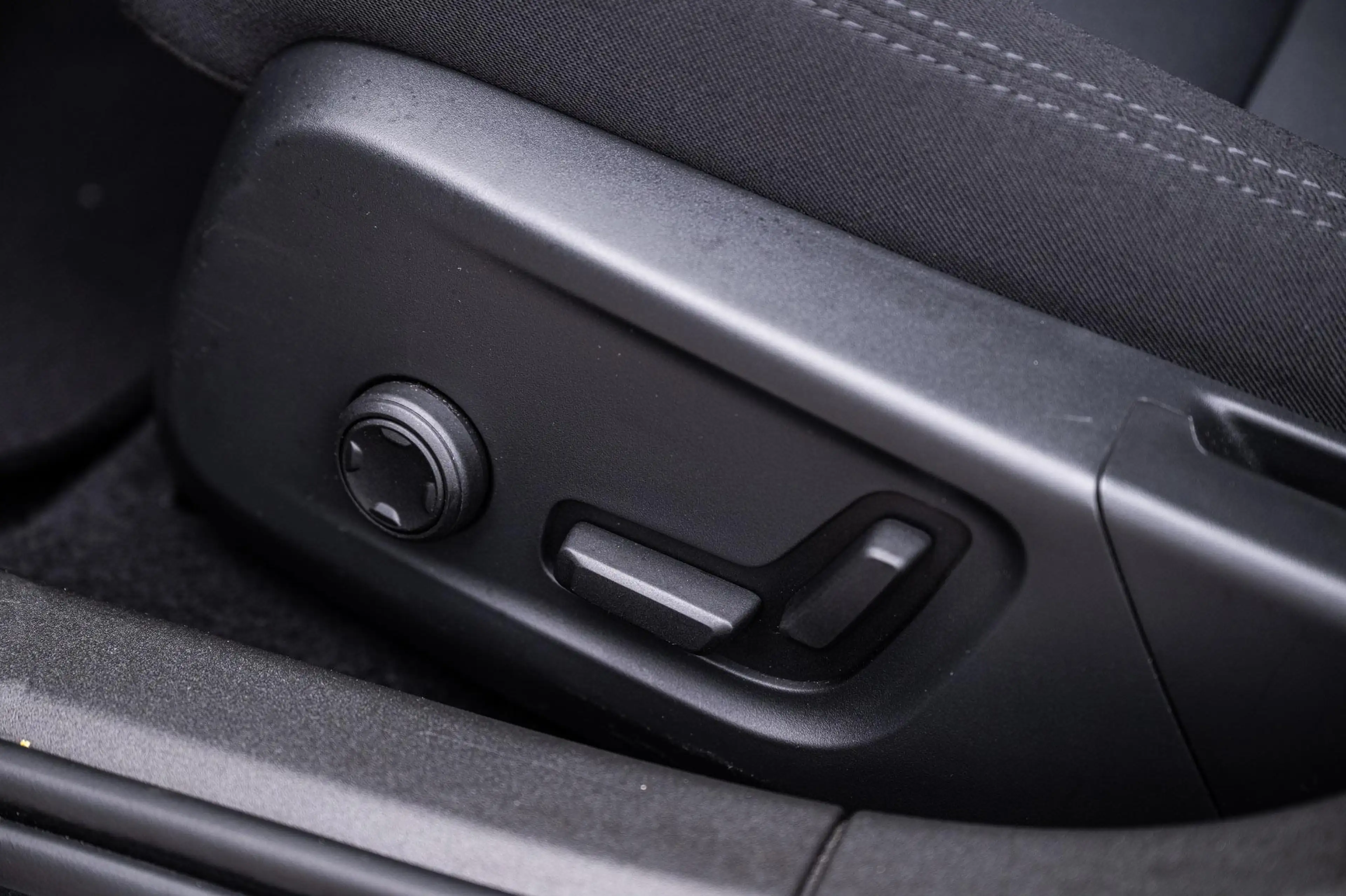 Polestar 2 Long Range Single Motor Plus 82 kWh — photo 7