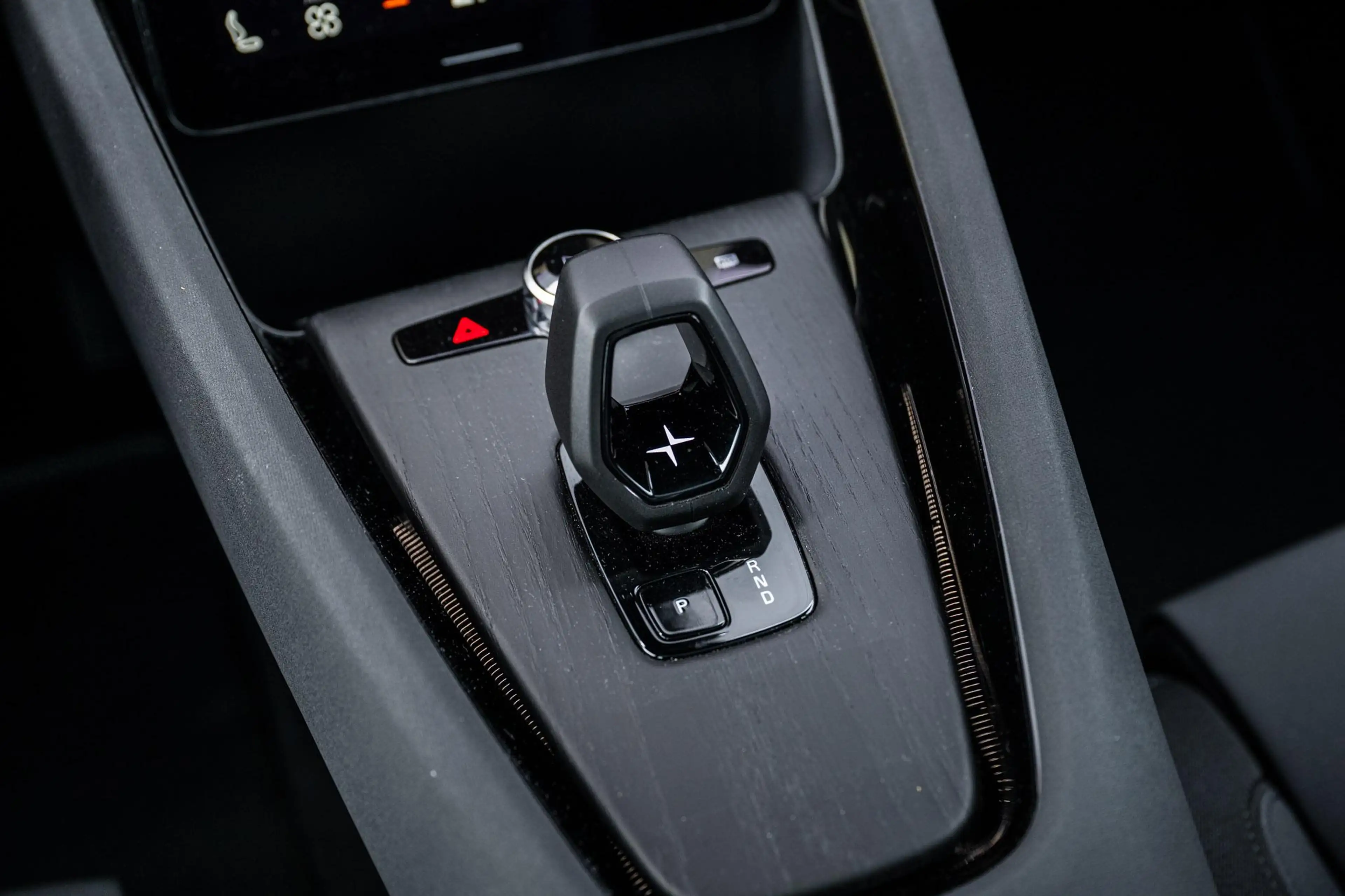Polestar 2 Long Range Single Motor Plus 82 kWh — photo 14