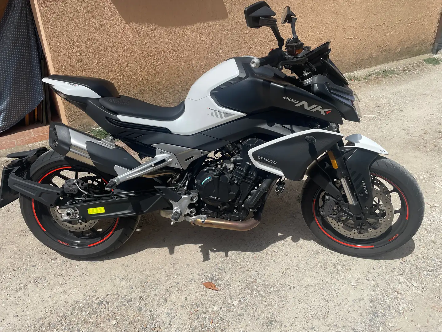 CFMOTO 800 NK Advanced White - 1