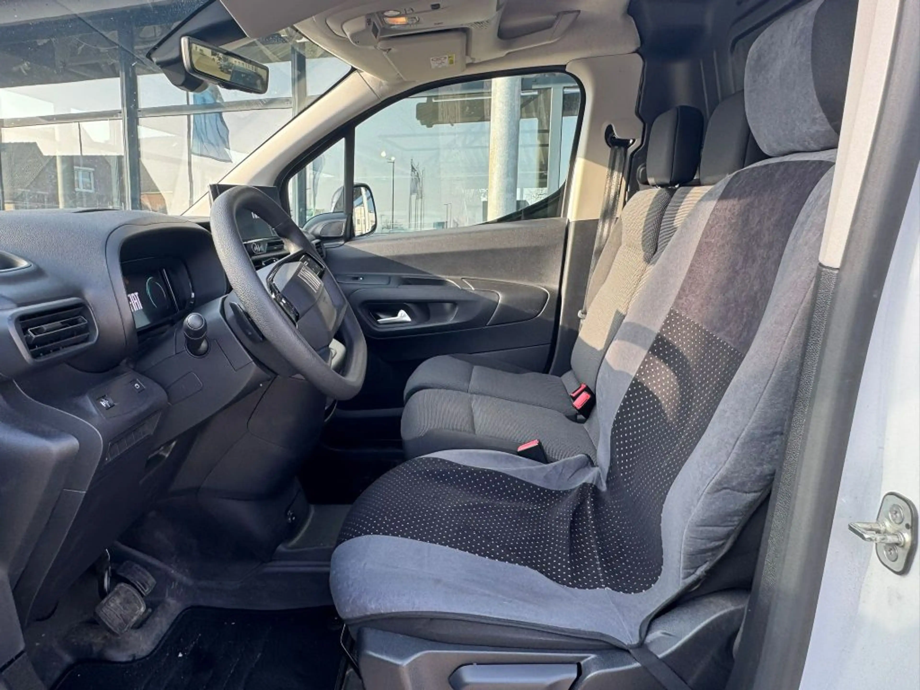 Fiat E-Doblo L1 50 kWh — photo 13