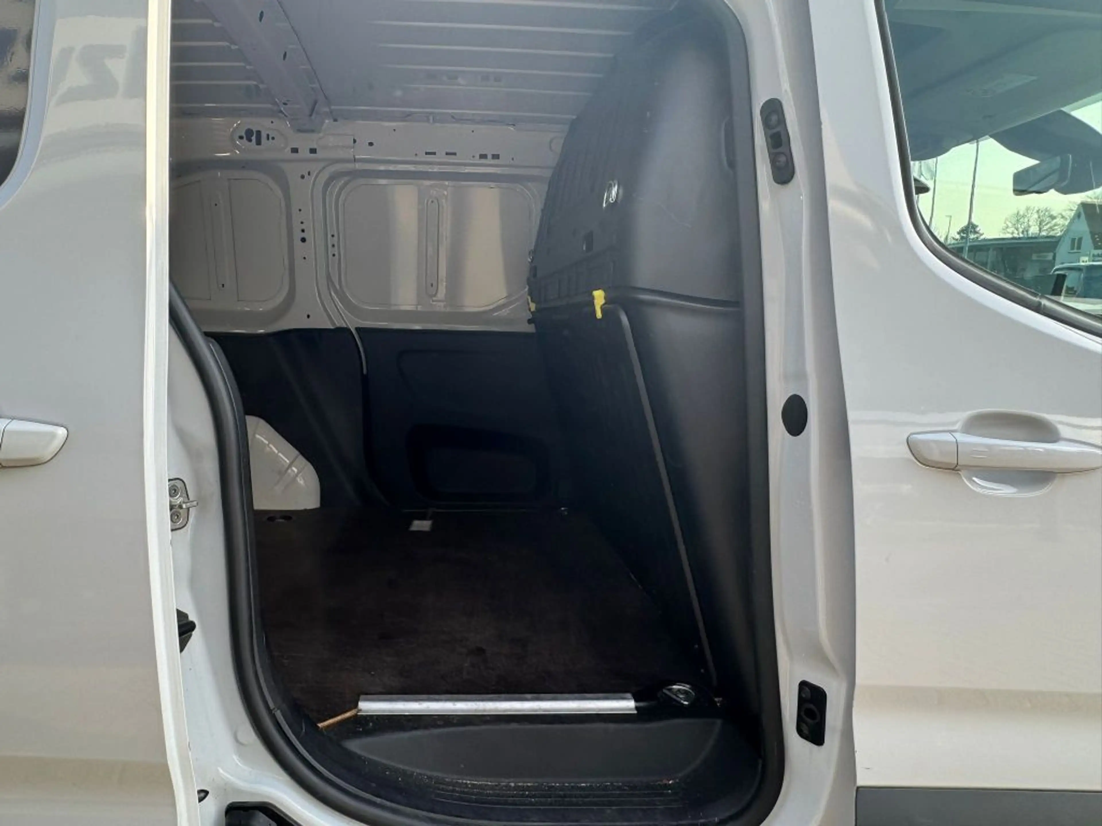 Fiat E-Doblo L1 50 kWh — photo 9