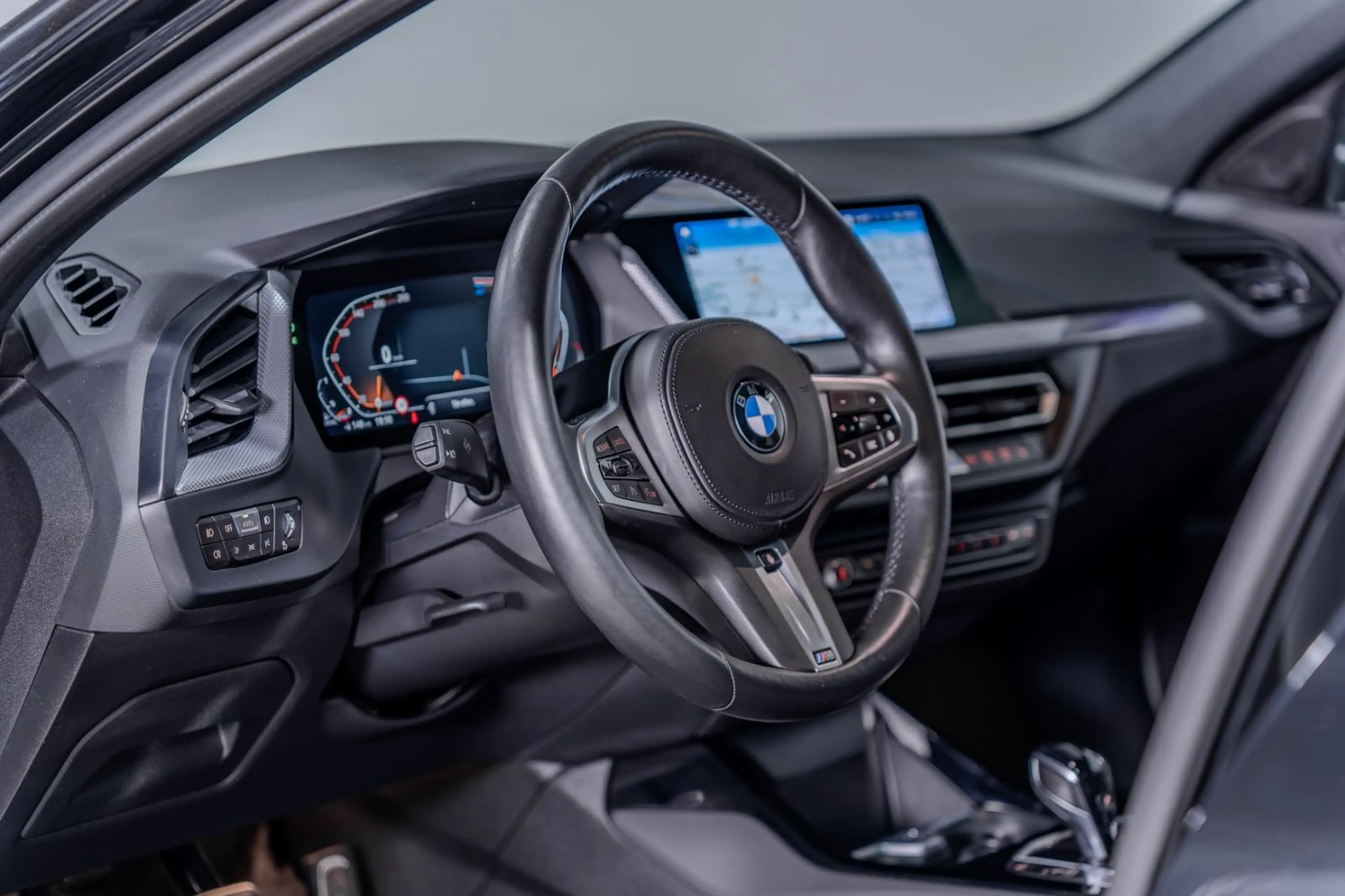 BMW 120 d xDrive M Sport Pano/Kamera/AHK/HiFi/ — photo 10