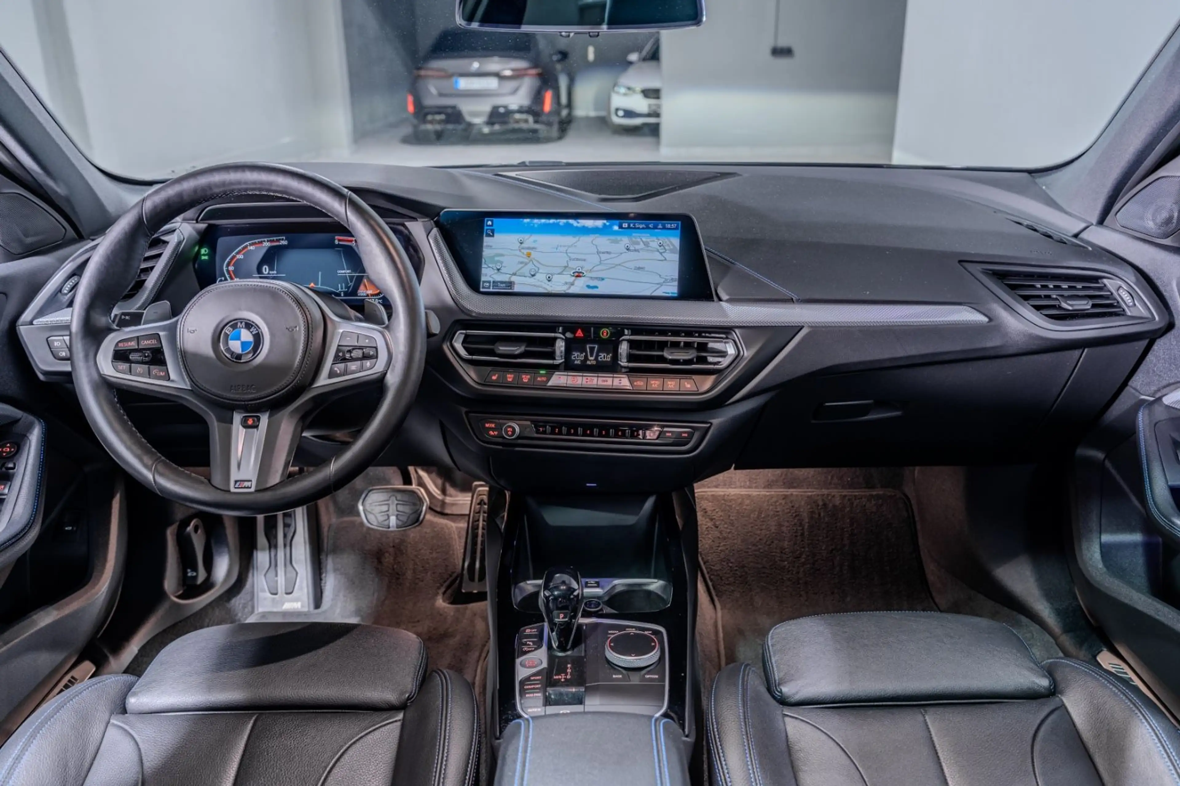 BMW 120 d xDrive M Sport Pano/Kamera/AHK/HiFi/ — photo 15
