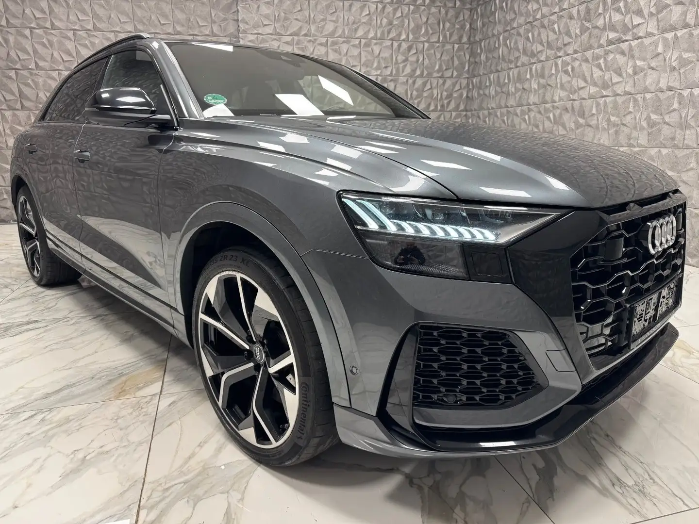 Audi RS Q8 4.0  TFSI quattro Schwarz - 2