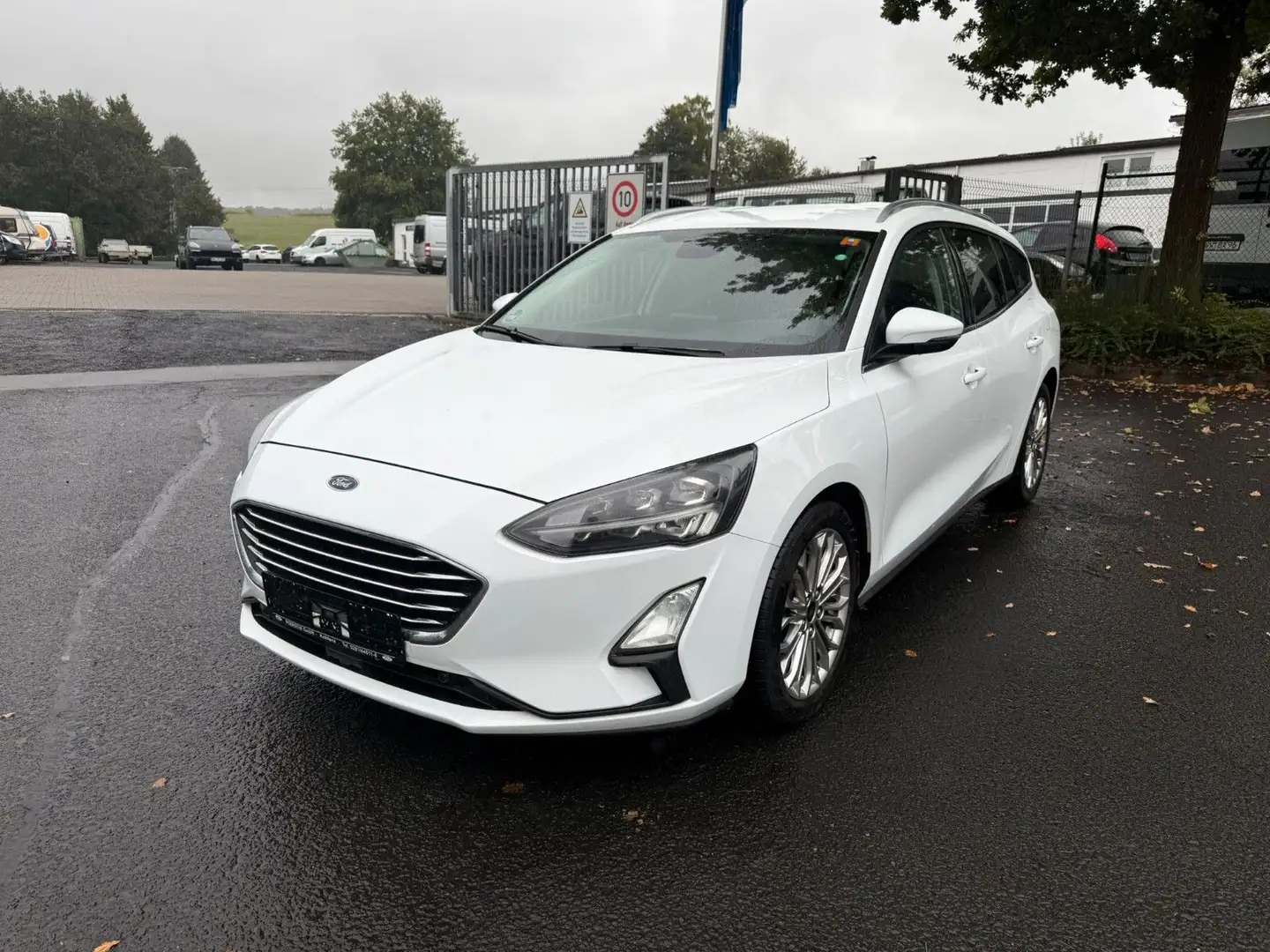 Ford Focus Turnier ST-Line*1Hand*Service*Tüv02/27* Weiß - 2