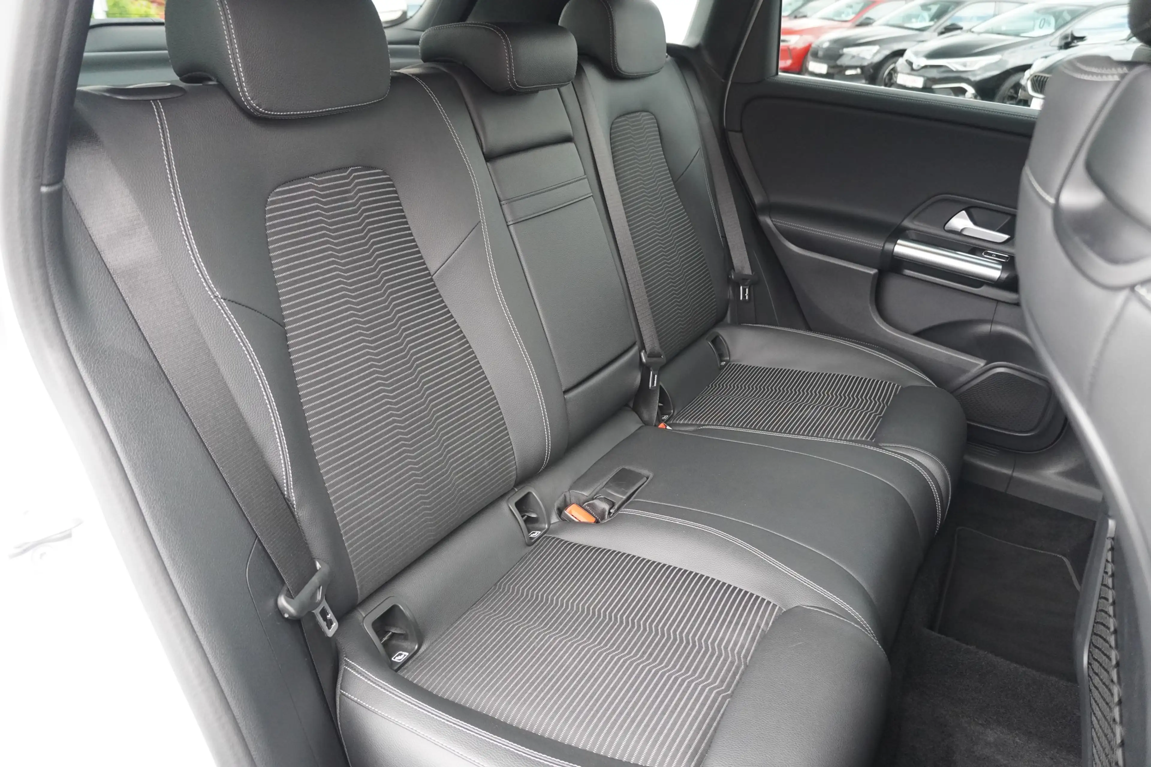Mercedes-Benz B 200 B200 Progressive LED Navi Sitzheizung — photo 11