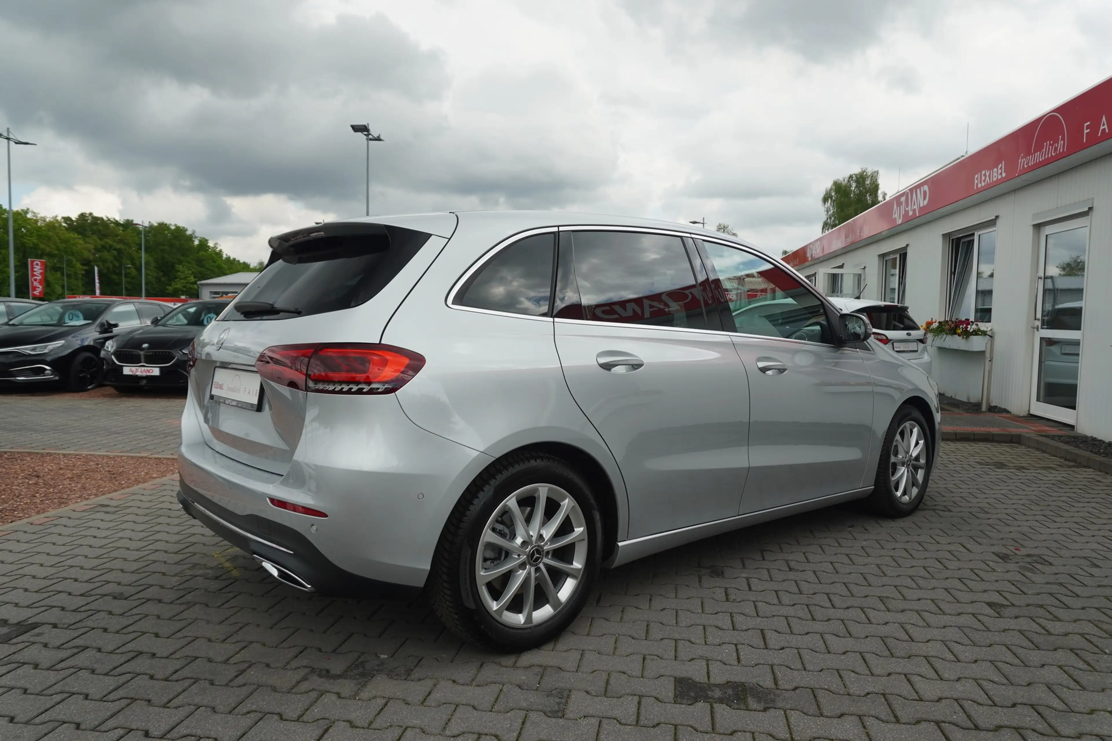 Mercedes-Benz B 200 B200 Progressive LED Navi Sitzheizung — photo 7
