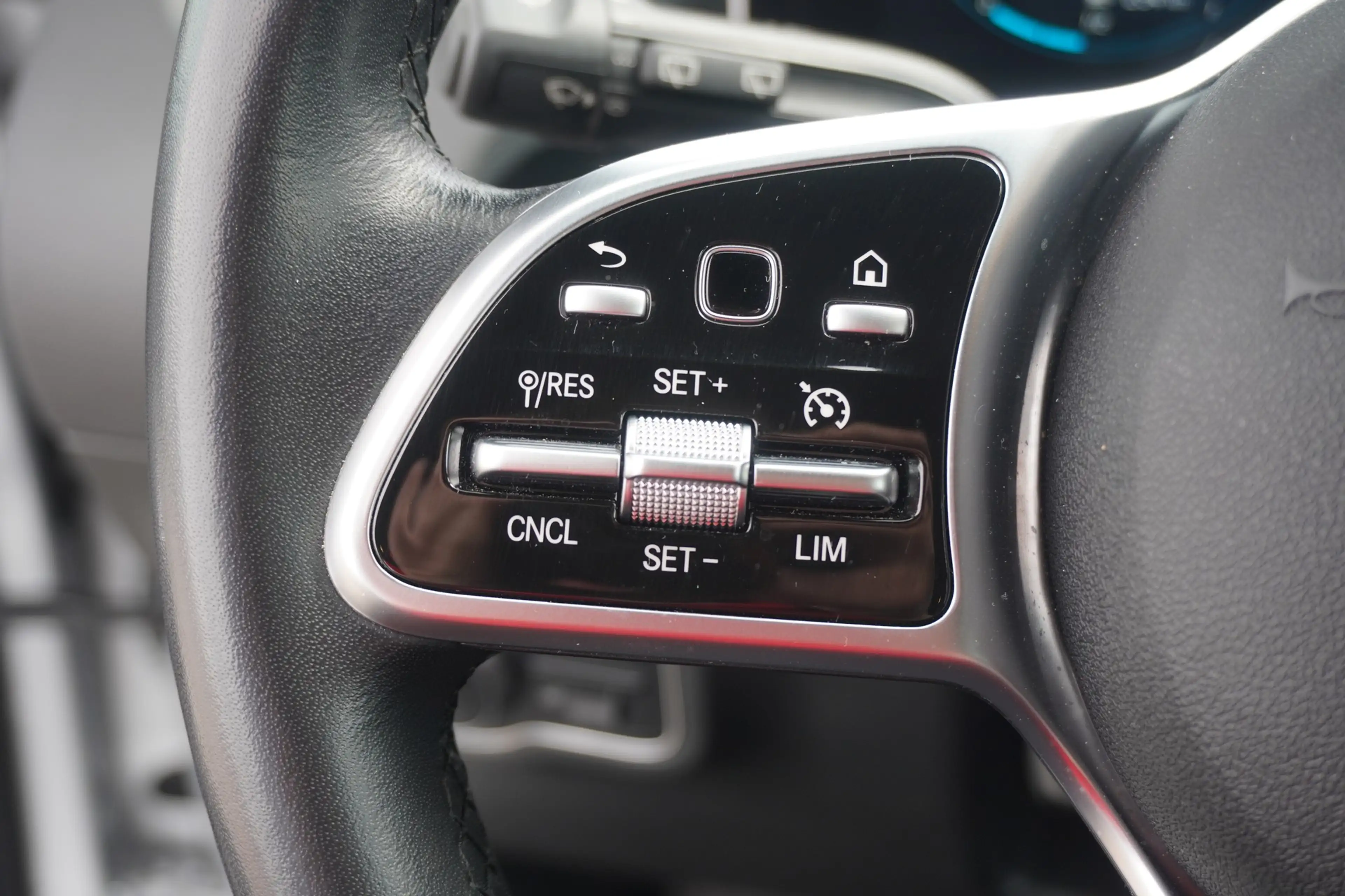 Mercedes-Benz B 200 B200 Progressive LED Navi Sitzheizung — photo 23