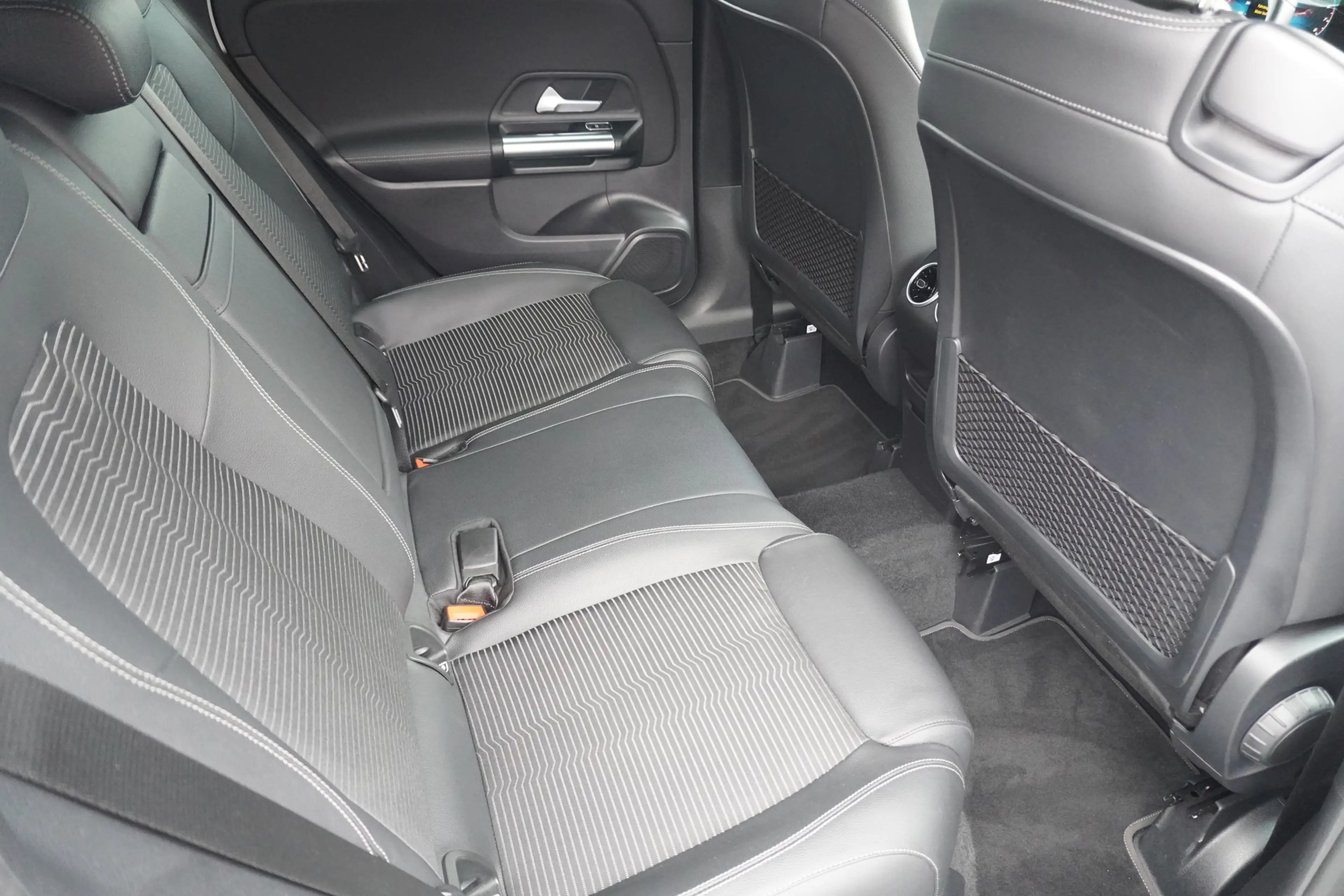 Mercedes-Benz B 200 B200 Progressive LED Navi Sitzheizung — photo 10