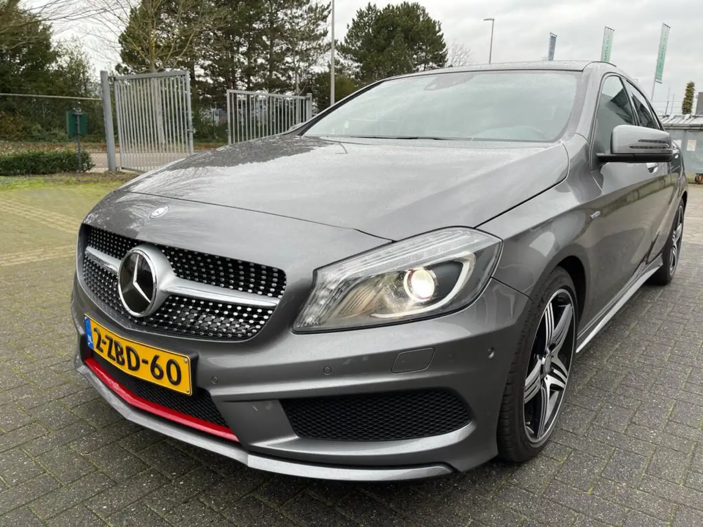 Mercedes-Benz A 250 Mercedes A250 sport Grau - 2