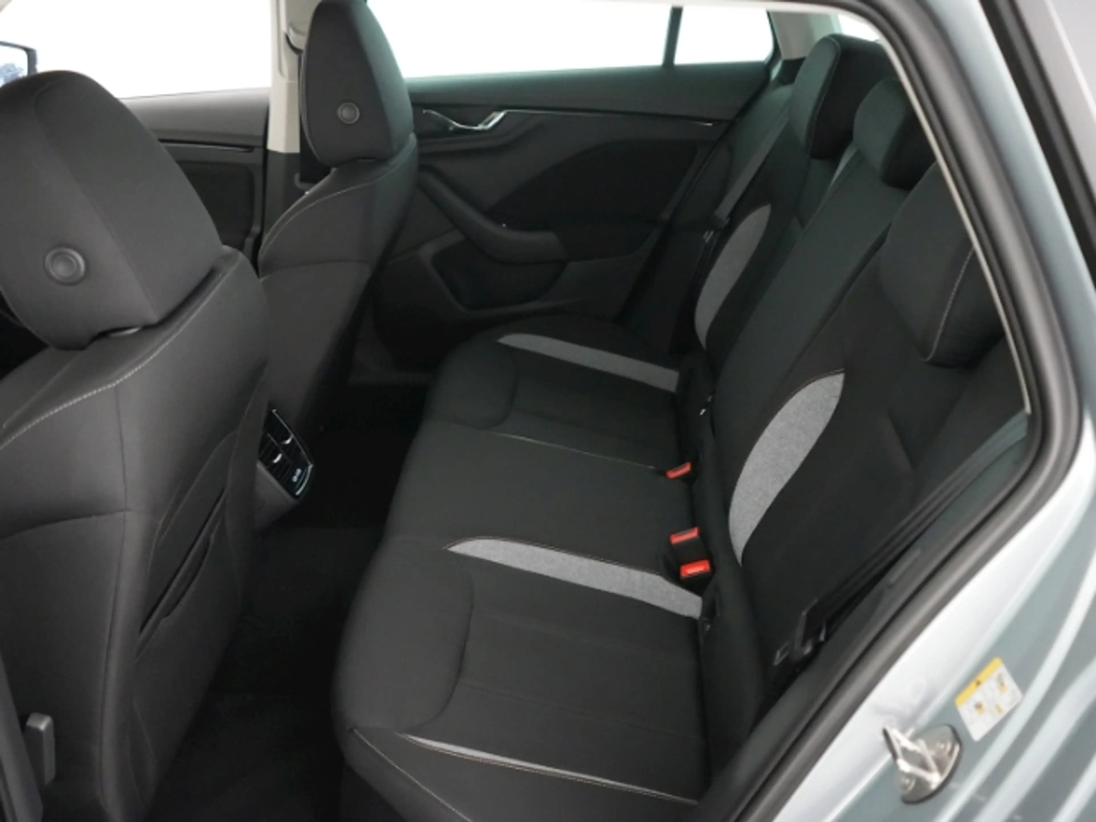 Skoda Kamiq SELECTION TSI DSG+BLUETOOTH+KLIMA+LED-SCHEINWERFER — photo 11