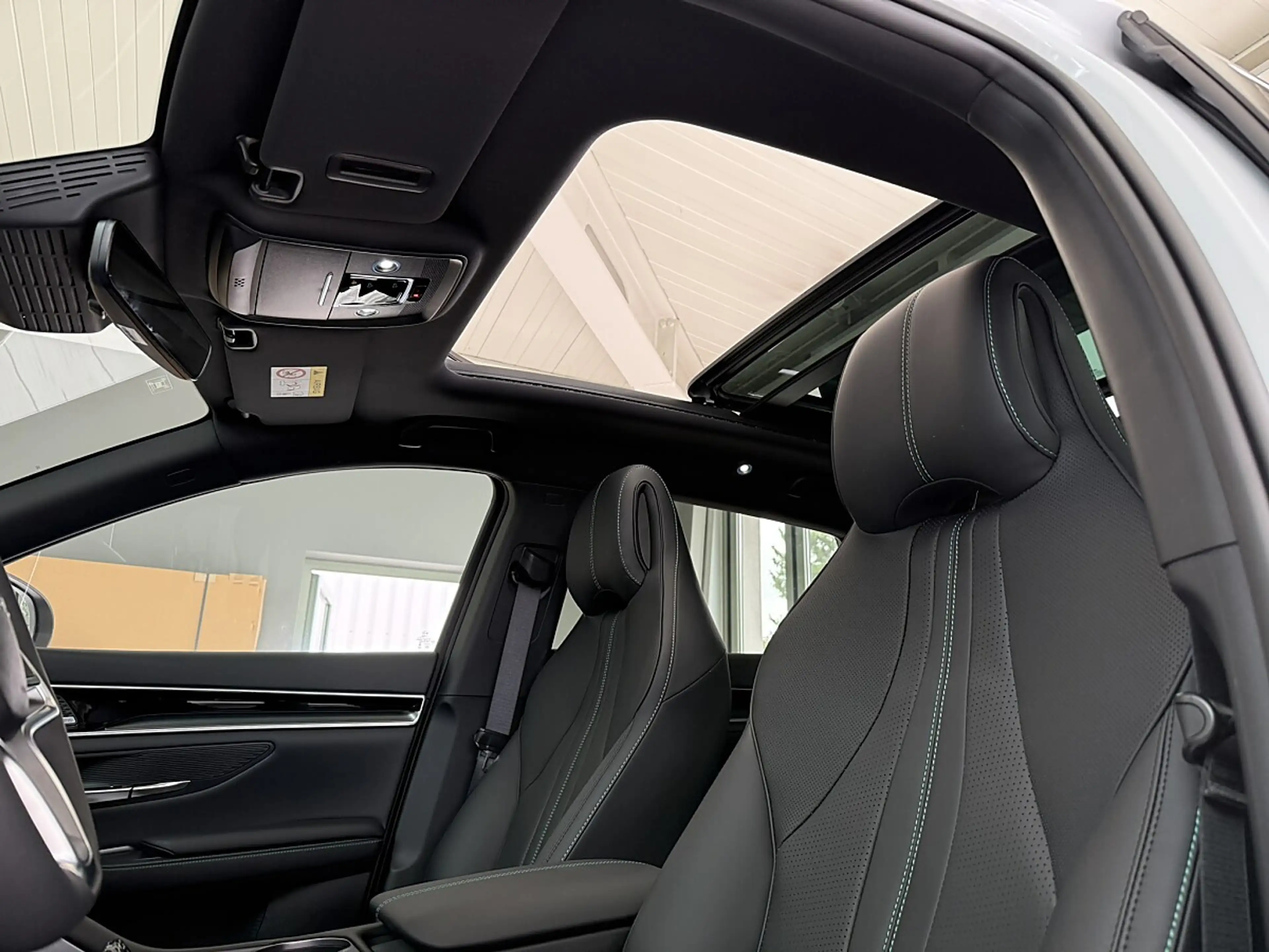 BYD Seal U DM-i PHEV 18,3kWh AWD Design Österreich Paket — photo 9
