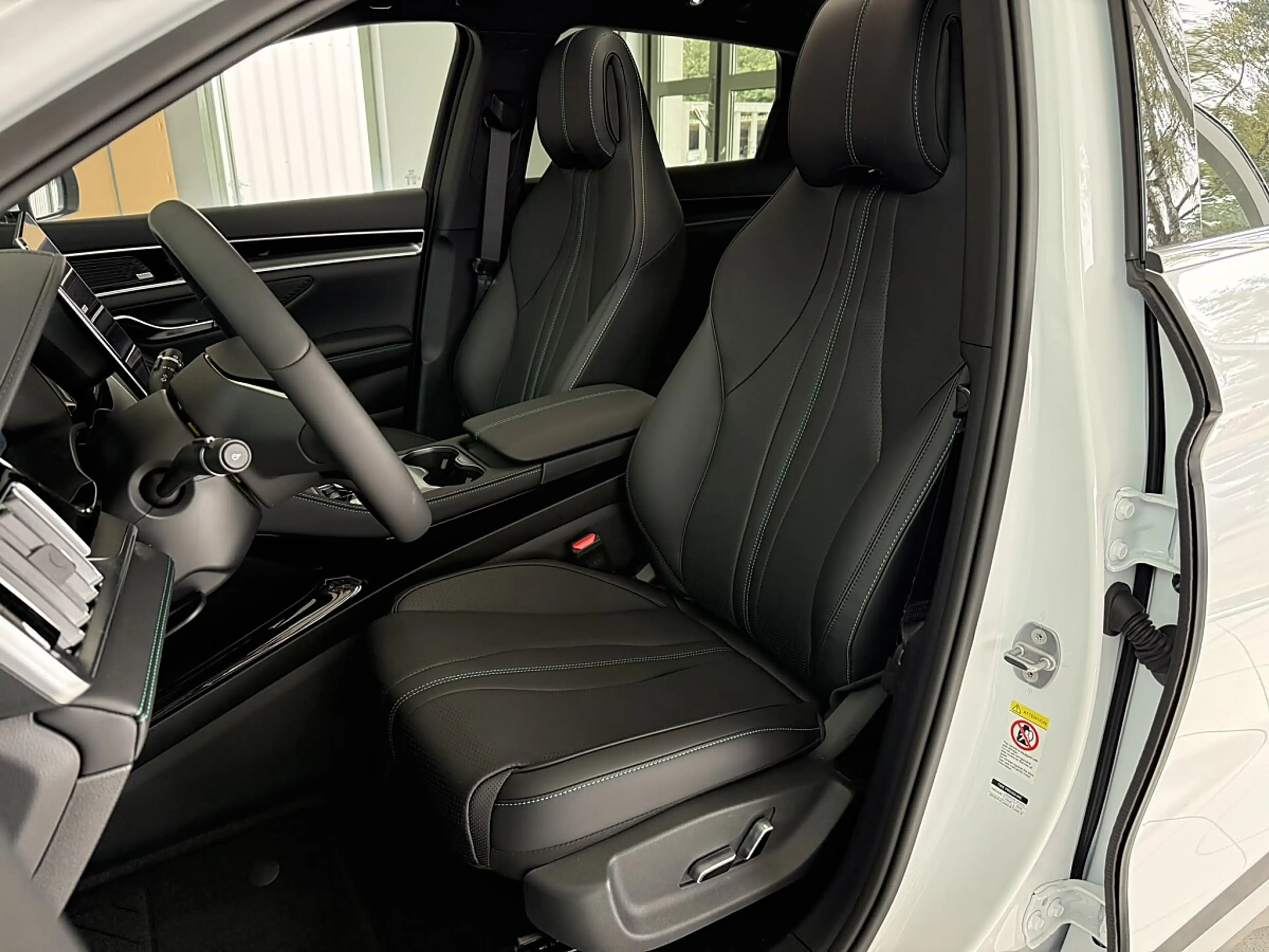 BYD Seal U DM-i PHEV 18,3kWh AWD Design Österreich Paket — photo 8