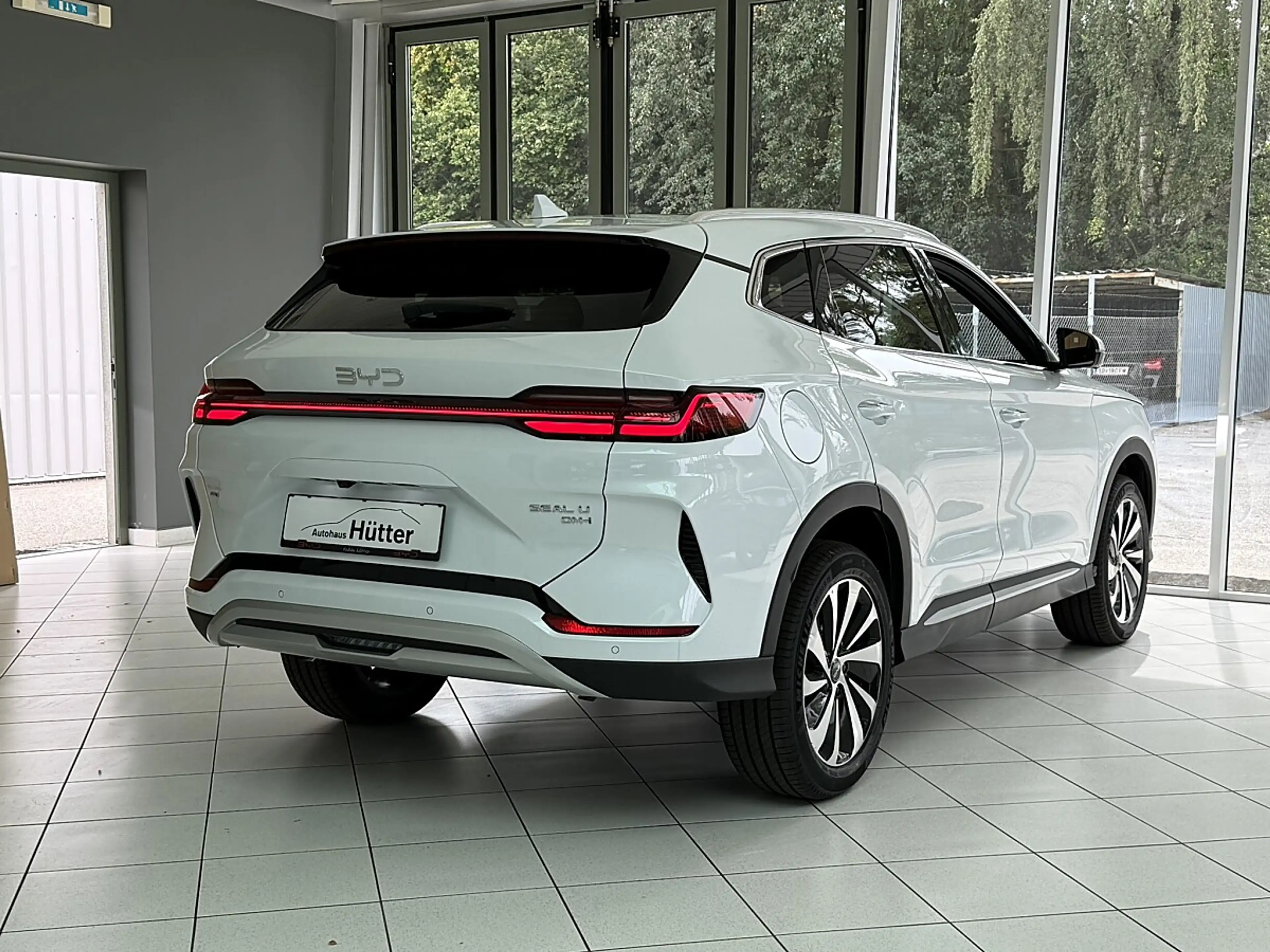 BYD Seal U DM-i PHEV 18,3kWh AWD Design Österreich Paket — photo 3
