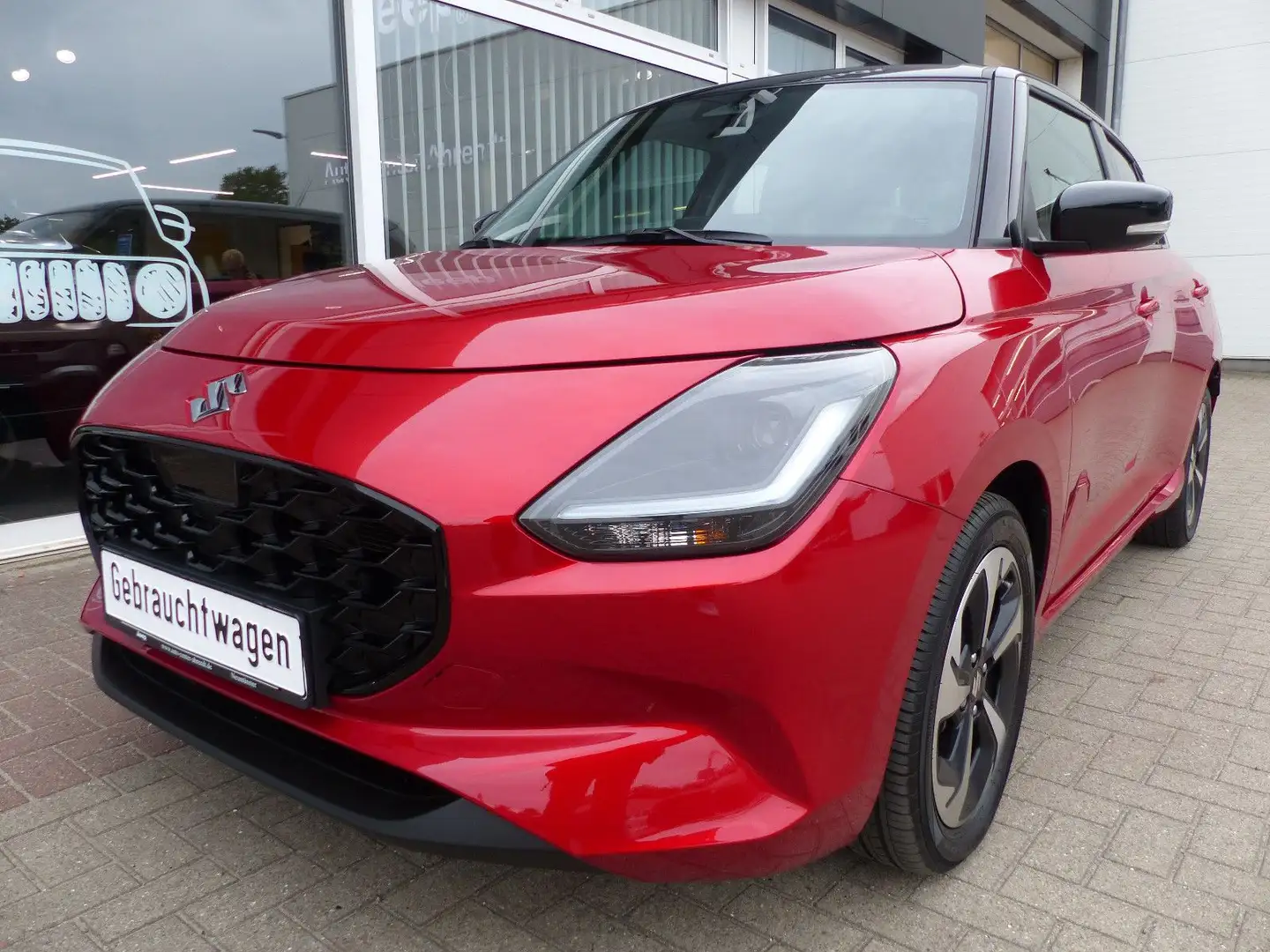 Suzuki Swift 1.2 HYBRID CVT Comfort+ Rouge - 1