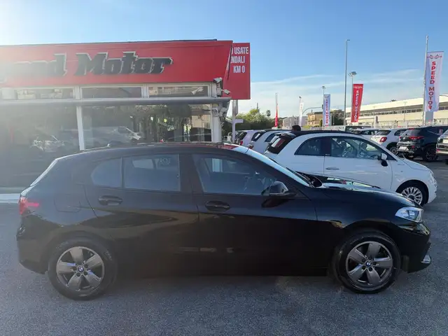 BMW 1 Series view 4