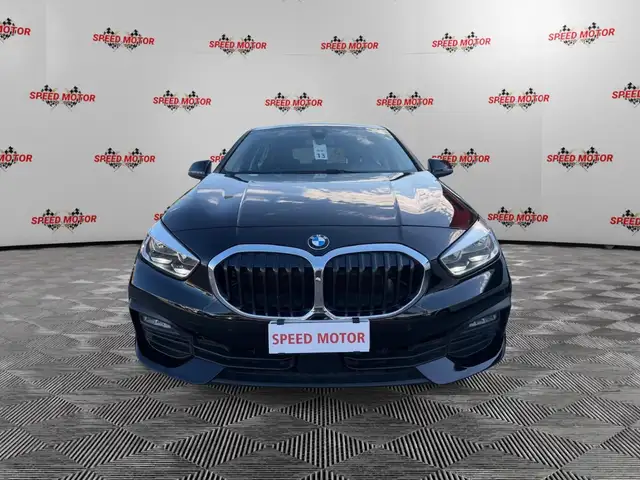 BMW 1 Series view 2