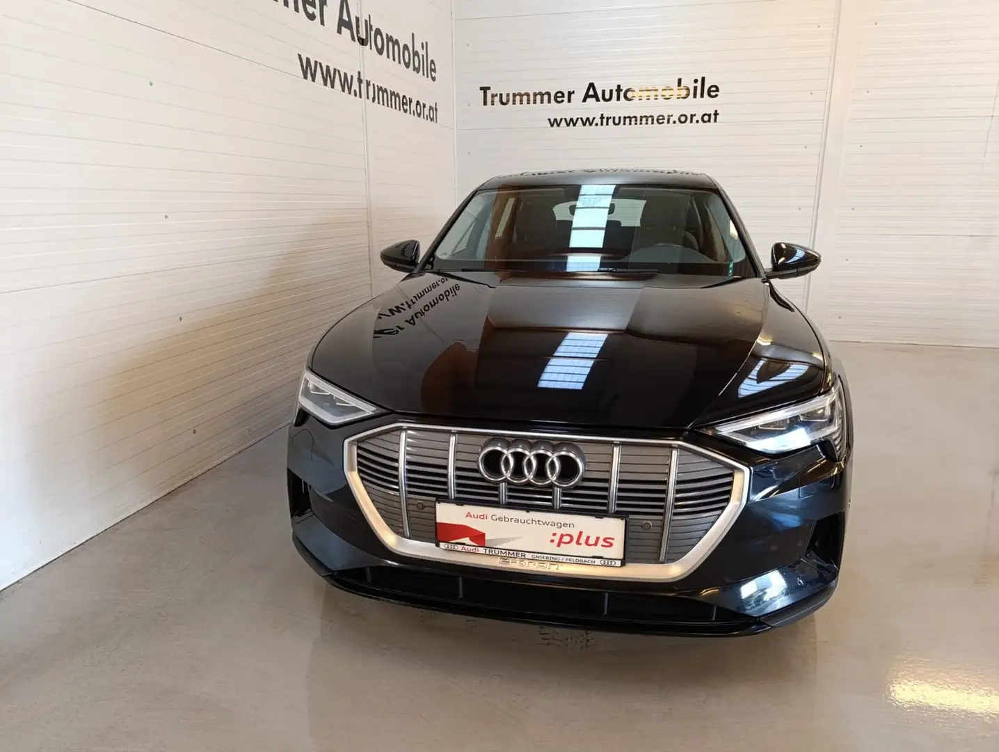 Audi e-tron 55 quattro 300 kW Business Schwarz - 2