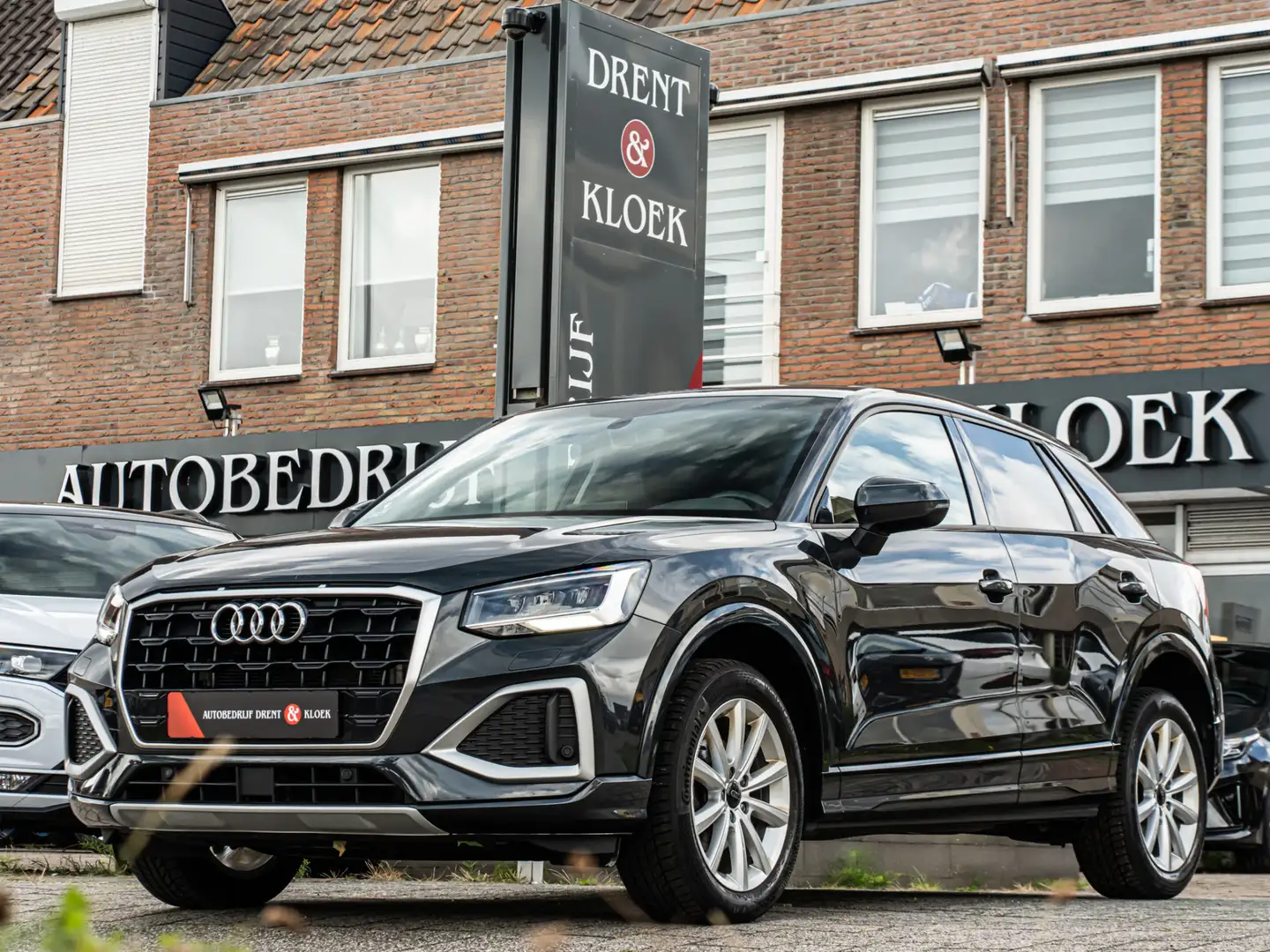 Audi Q2 35 TFSI Advanced edition LED STOELVERW CAMERA ADAP Grijs - 1