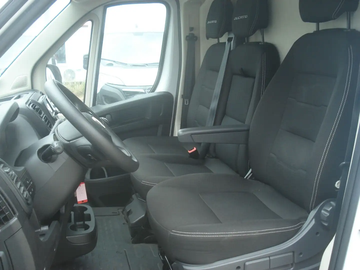 Fiat Ducato Hochr.-Kasten 33 120 L2H2 42640Km Klima Weiß - 2
