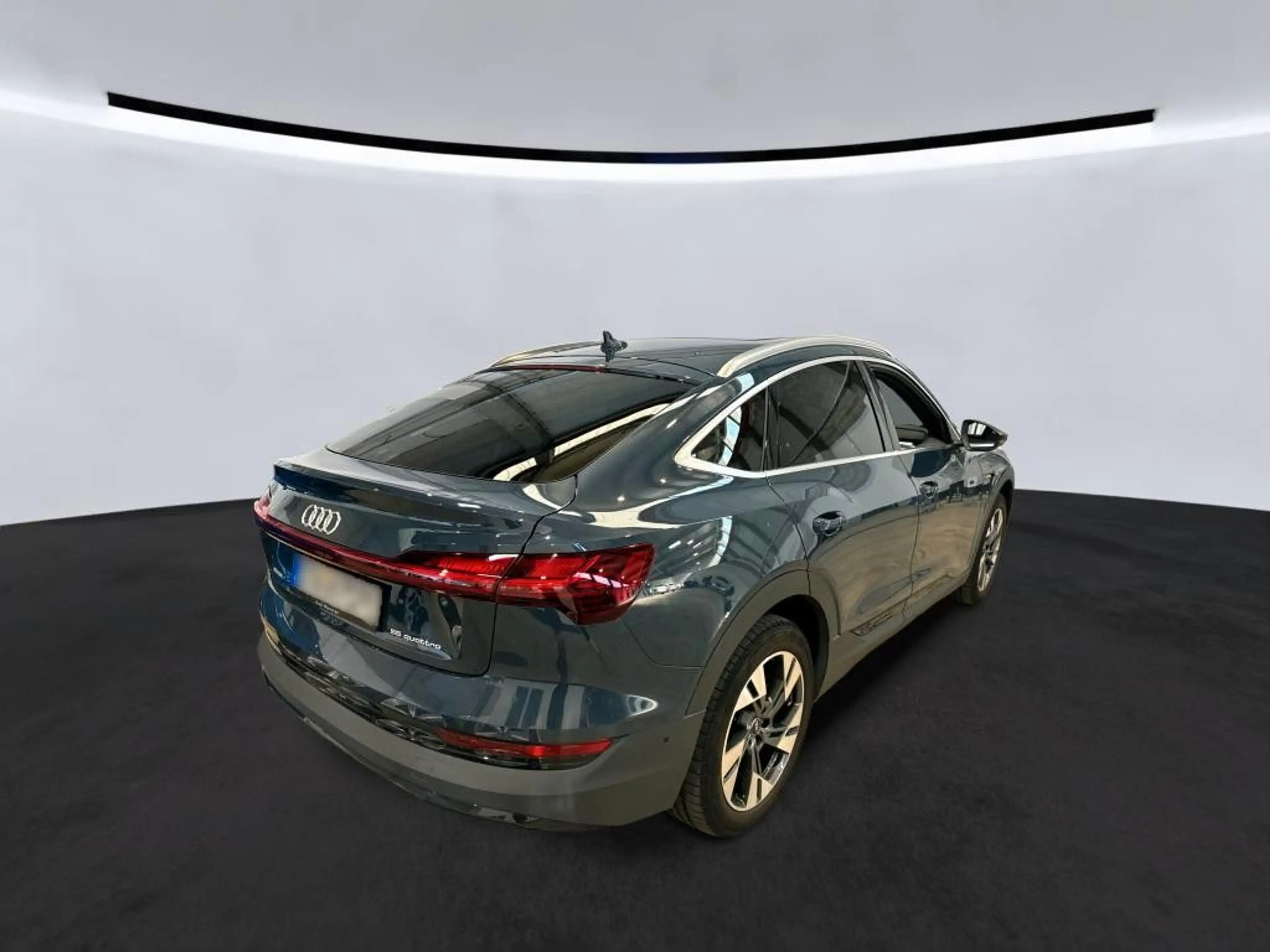 Audi e-tron Sportback 55 quattro AHK/HUD/PANO/SHZ — photo 3