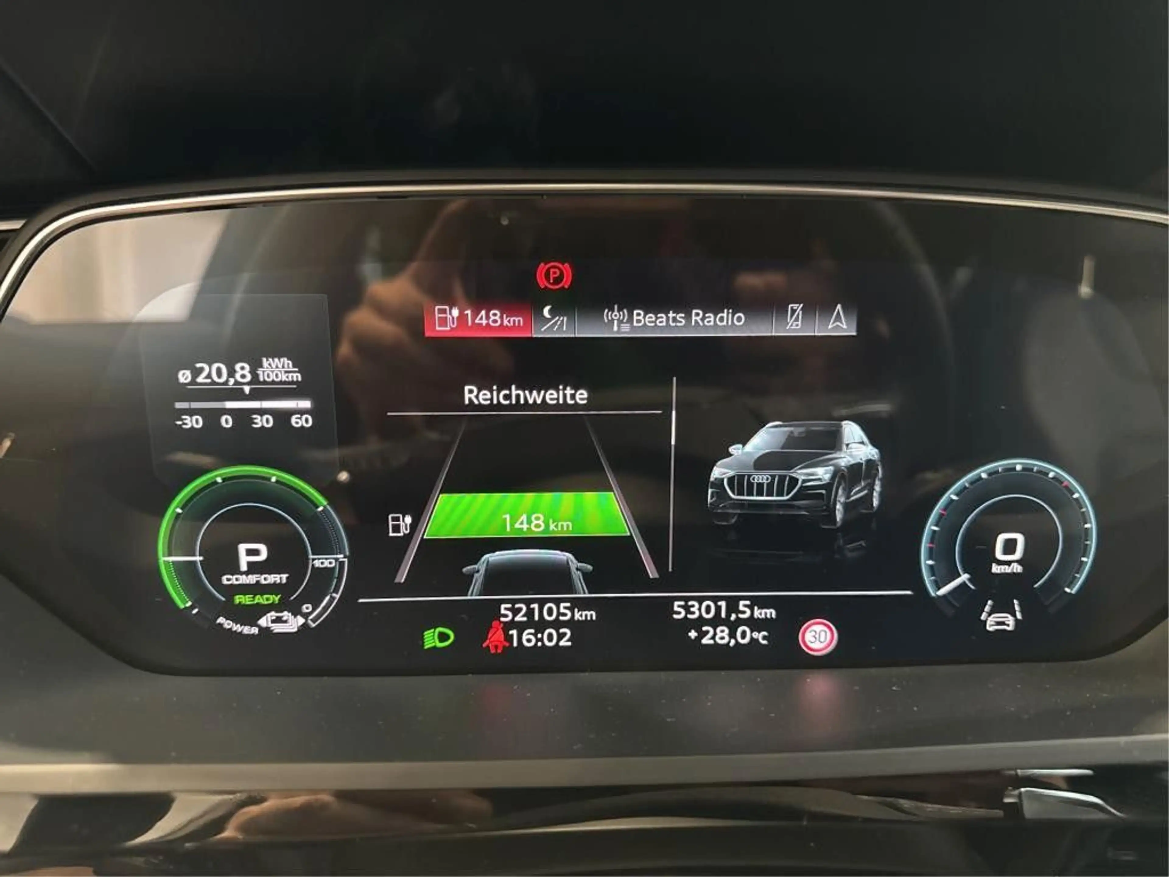 Audi e-tron Sportback 55 quattro AHK/HUD/PANO/SHZ — photo 9