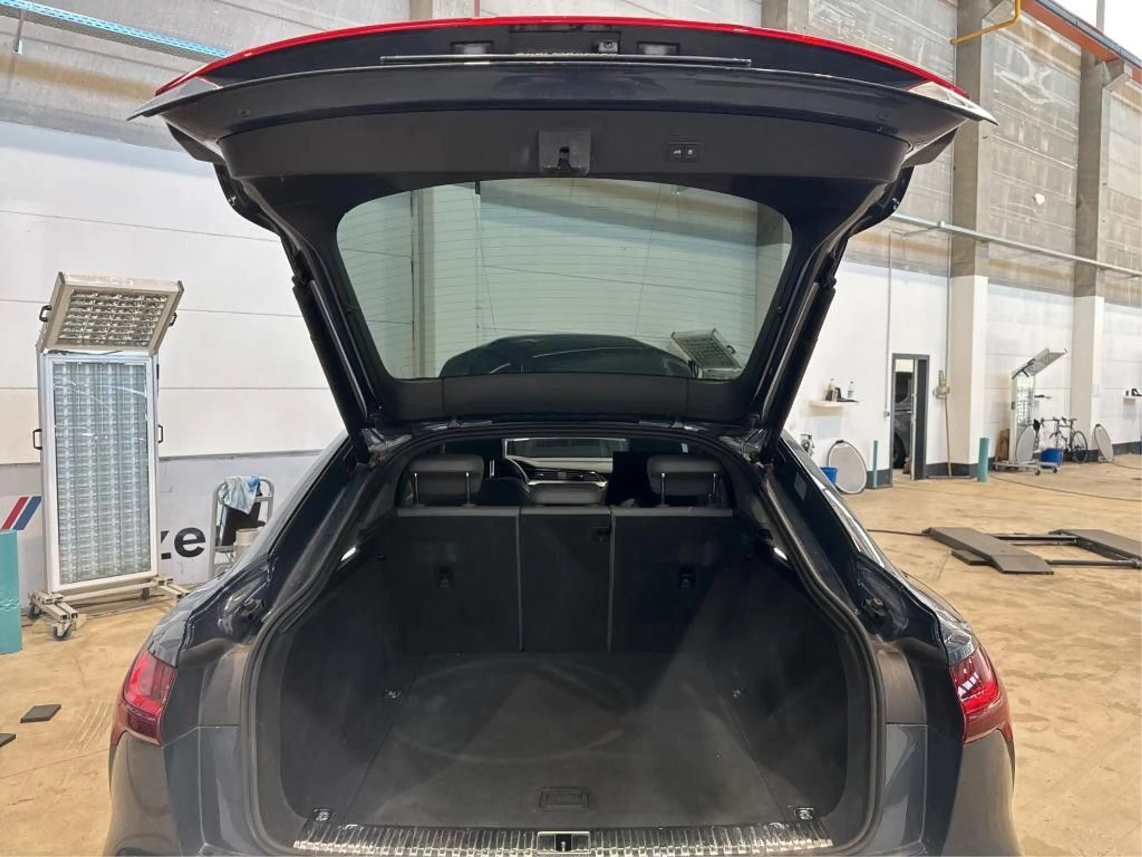 Audi e-tron Sportback 55 quattro AHK/HUD/PANO/SHZ — photo 7