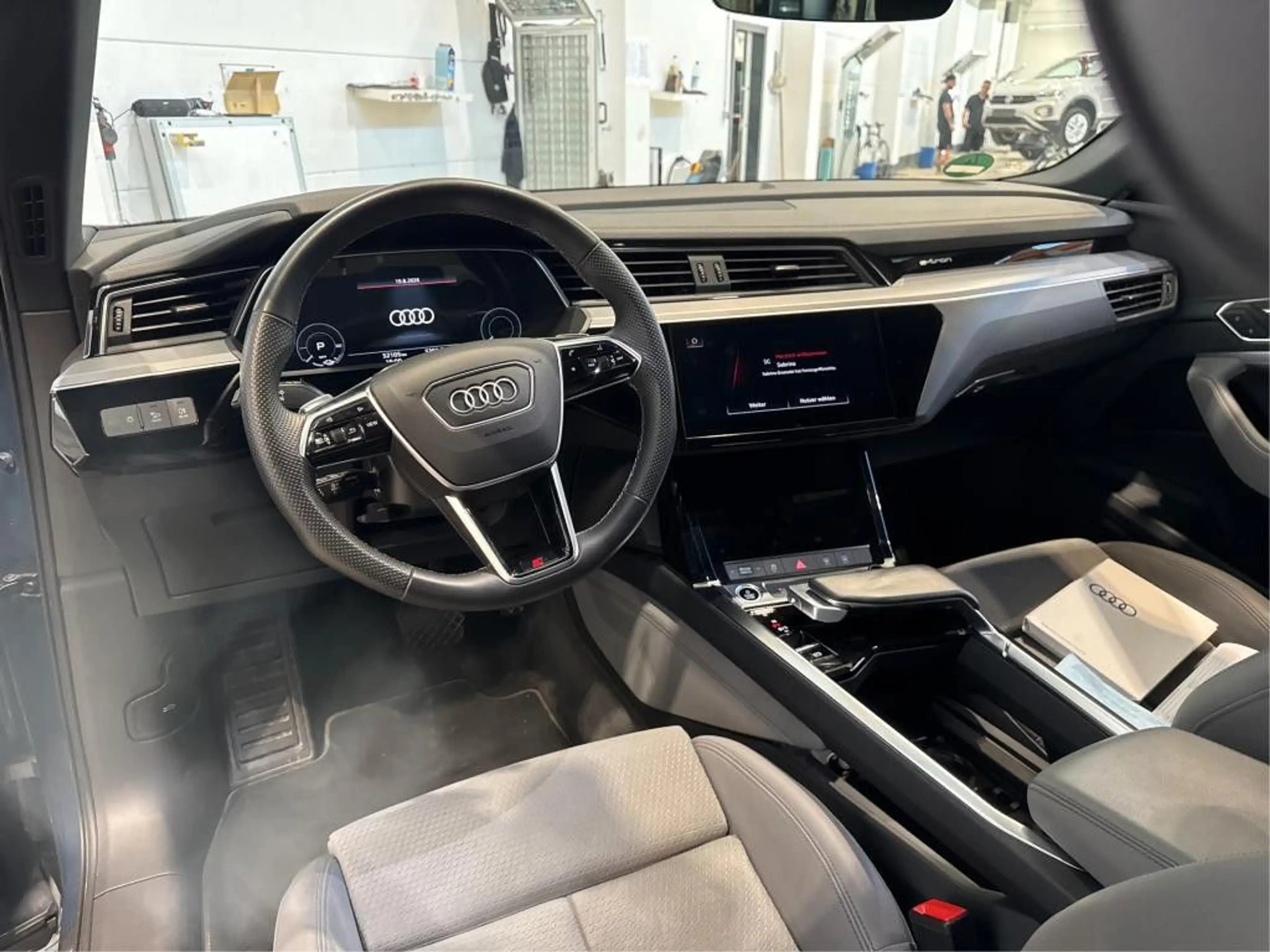 Audi e-tron Sportback 55 quattro AHK/HUD/PANO/SHZ — photo 8