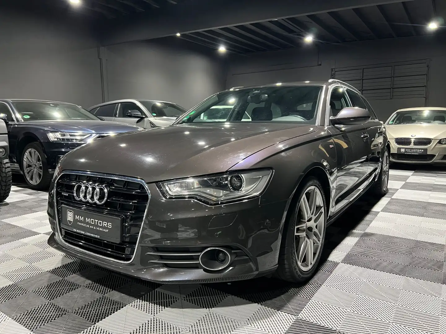 Audi A6 Avant 3.0 TDI quattro*sline*19 Zoll*DAB*Xenon Grau - 1