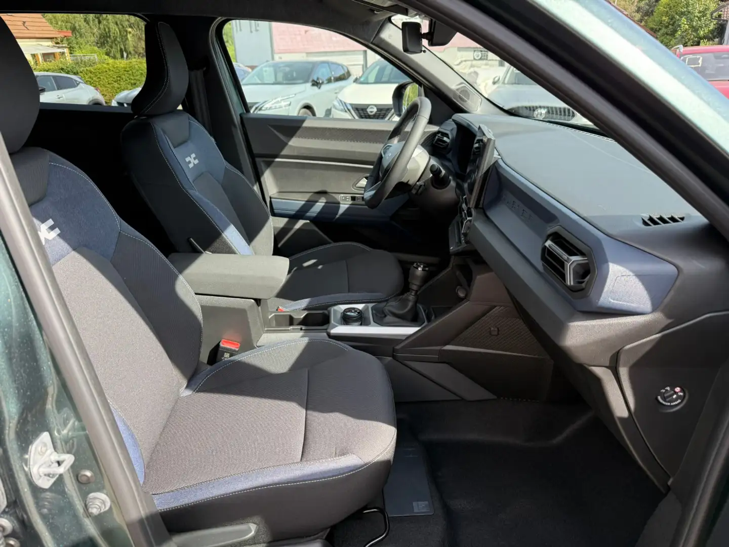 Dacia Duster 1.2 TCe 130 Journey Allrad Navi SHZ Vert - 2