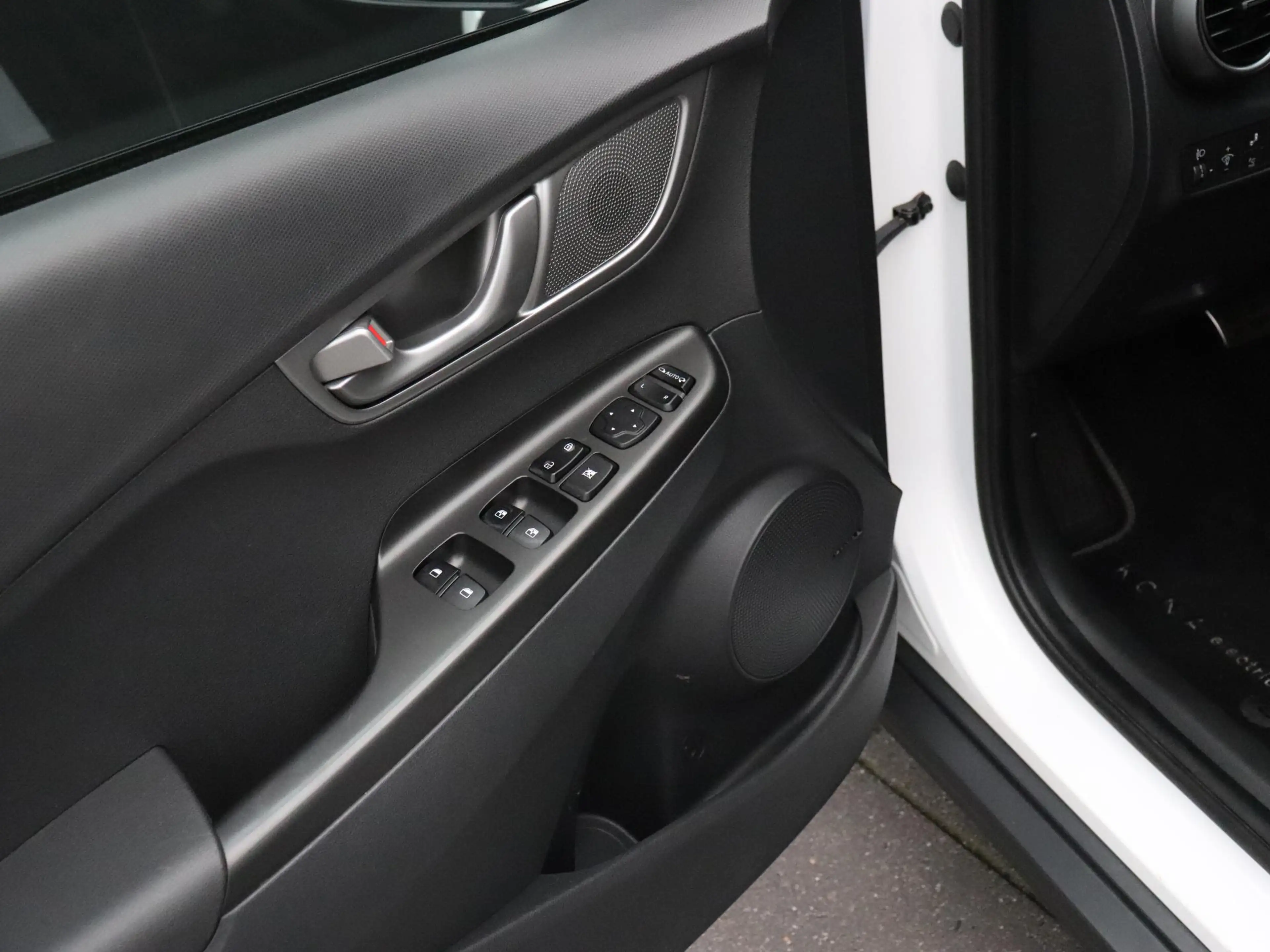 Hyundai KONA EV Fashion 64 kWh 3 FASE | FACE-LIFT | CAMERA | HE — photo 15