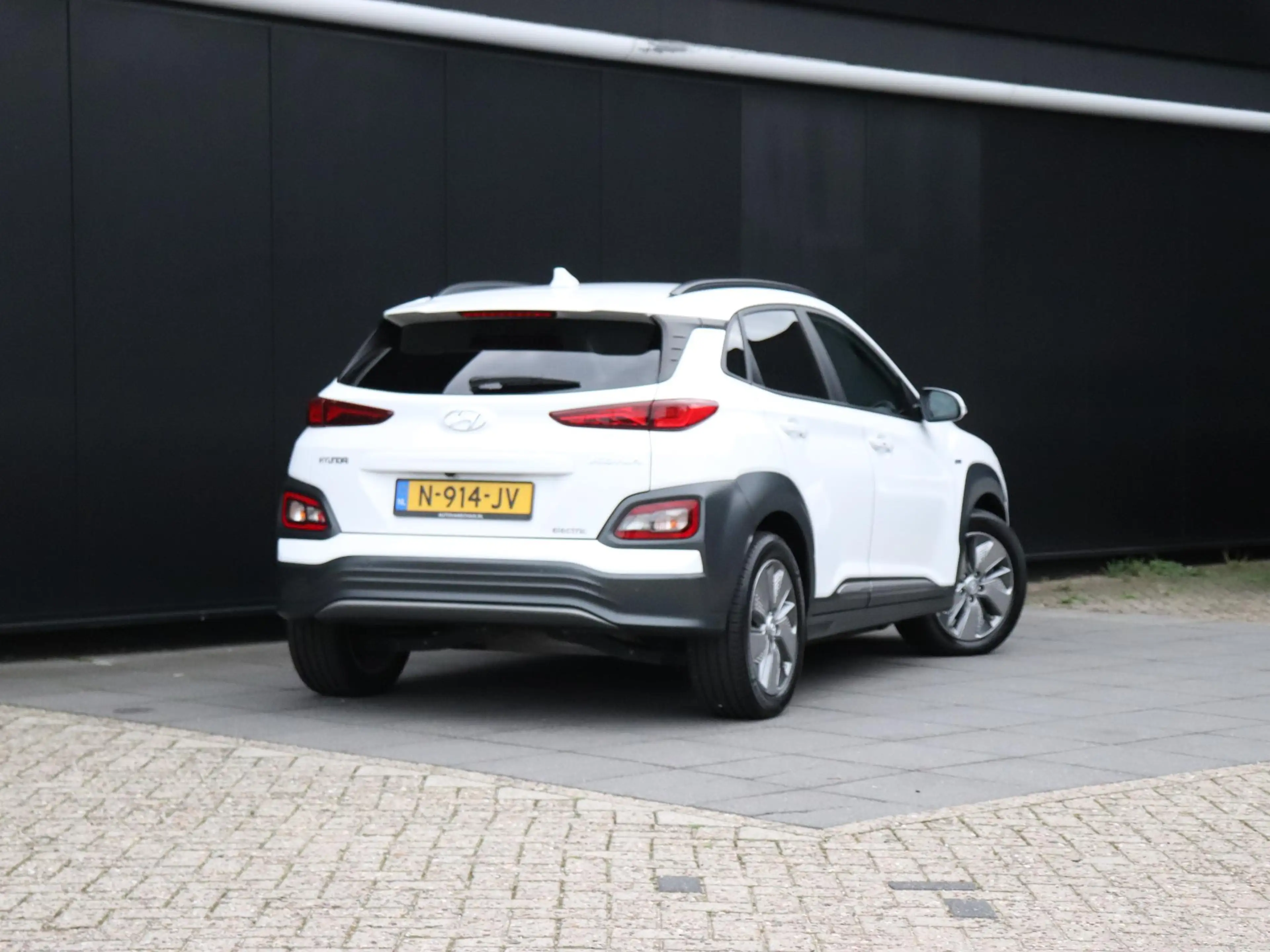 Hyundai KONA EV Fashion 64 kWh 3 FASE | FACE-LIFT | CAMERA | HE — photo 3