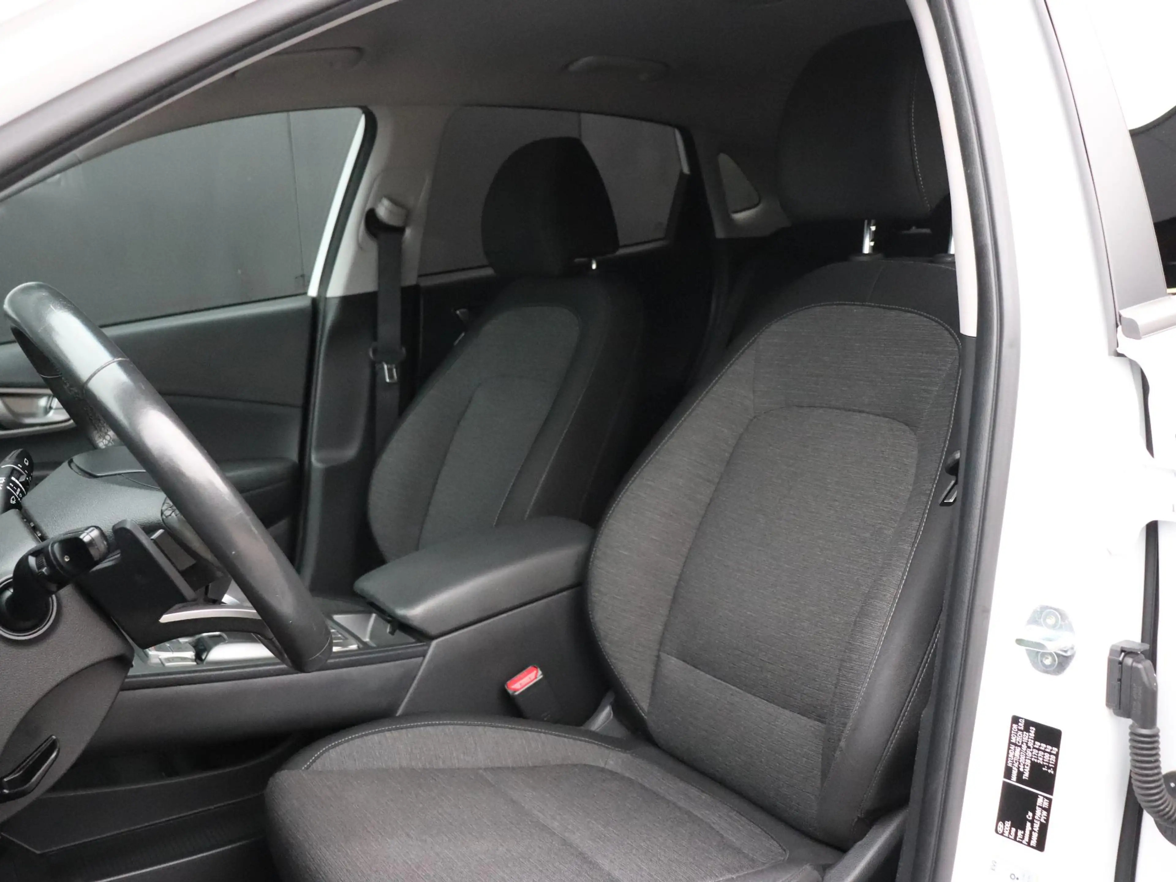 Hyundai KONA EV Fashion 64 kWh 3 FASE | FACE-LIFT | CAMERA | HE — photo 11