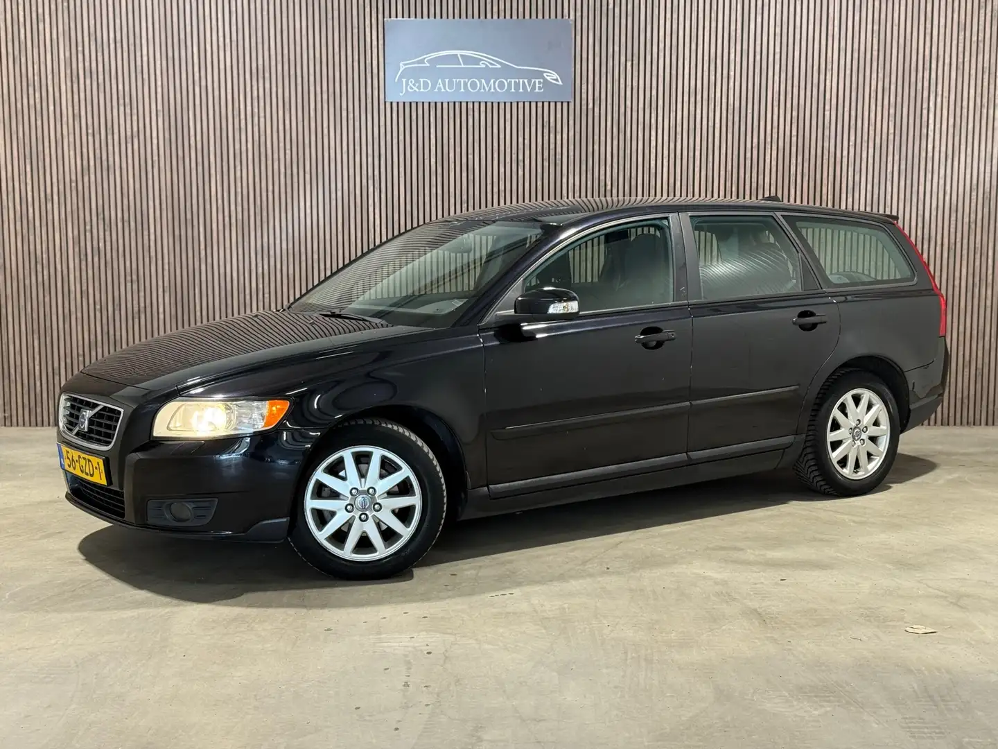 Volvo V50 1.8 Edition I 2008 NAP TREKHAAK CRUISE AIRCO ELEK- Zwart - 1