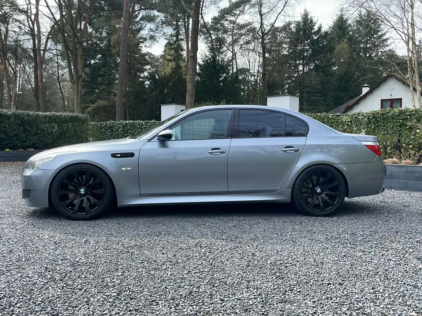 BMW M5 5-serie M5-V10 *YOUNGTIMER*HEAD-UP*NAVI*CRUISECONT siva - 2