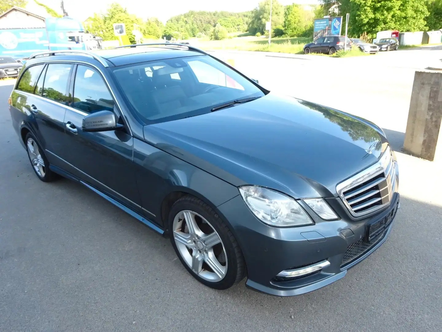 Mercedes-Benz E 500 AMG- Line/4 Matic/ATM bei 136tkm Gris - 2