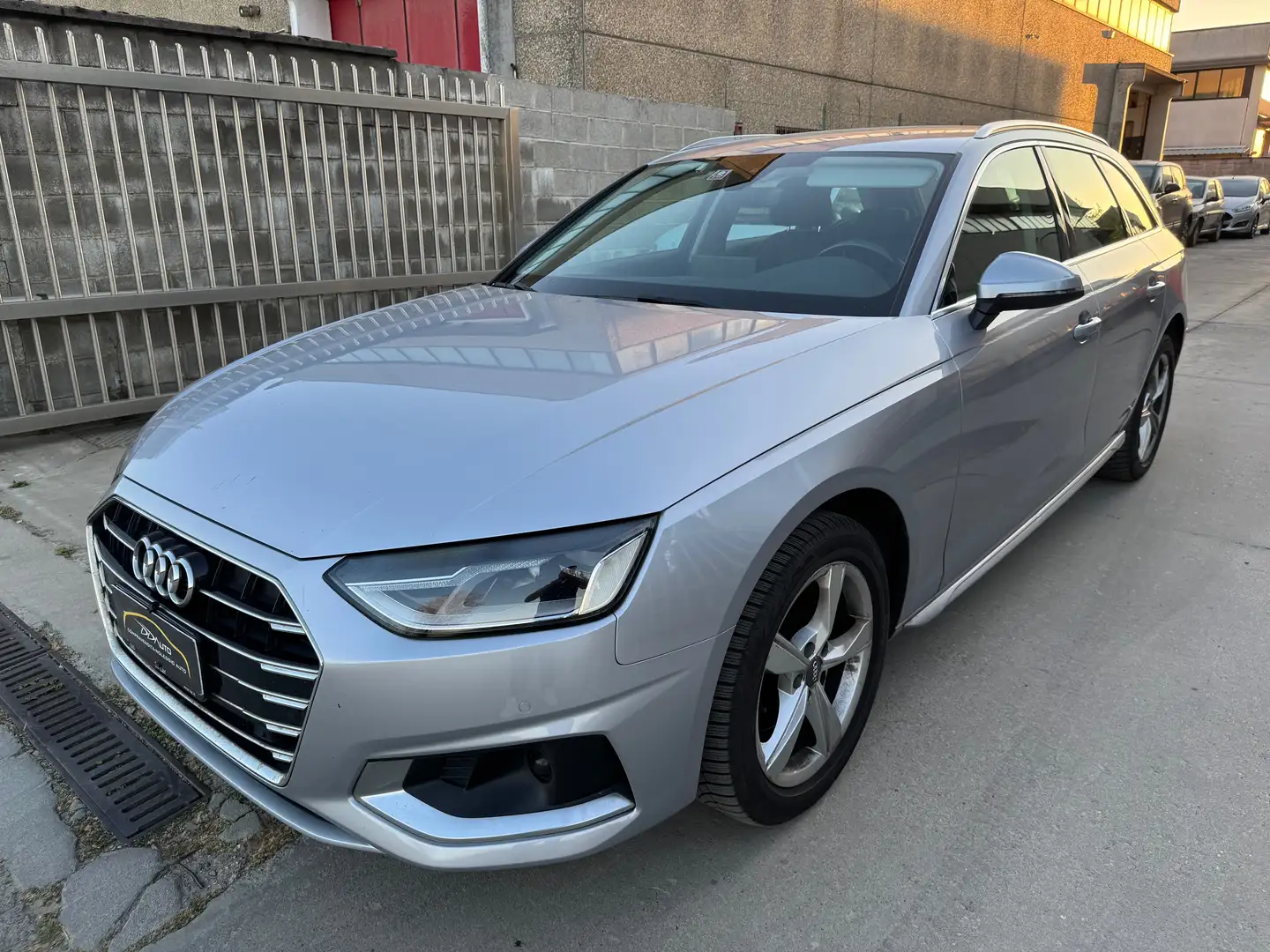 Audi A4 A4 Avant 30 2.0 tdi mhev Business 136cv s-tronic Argento - 2